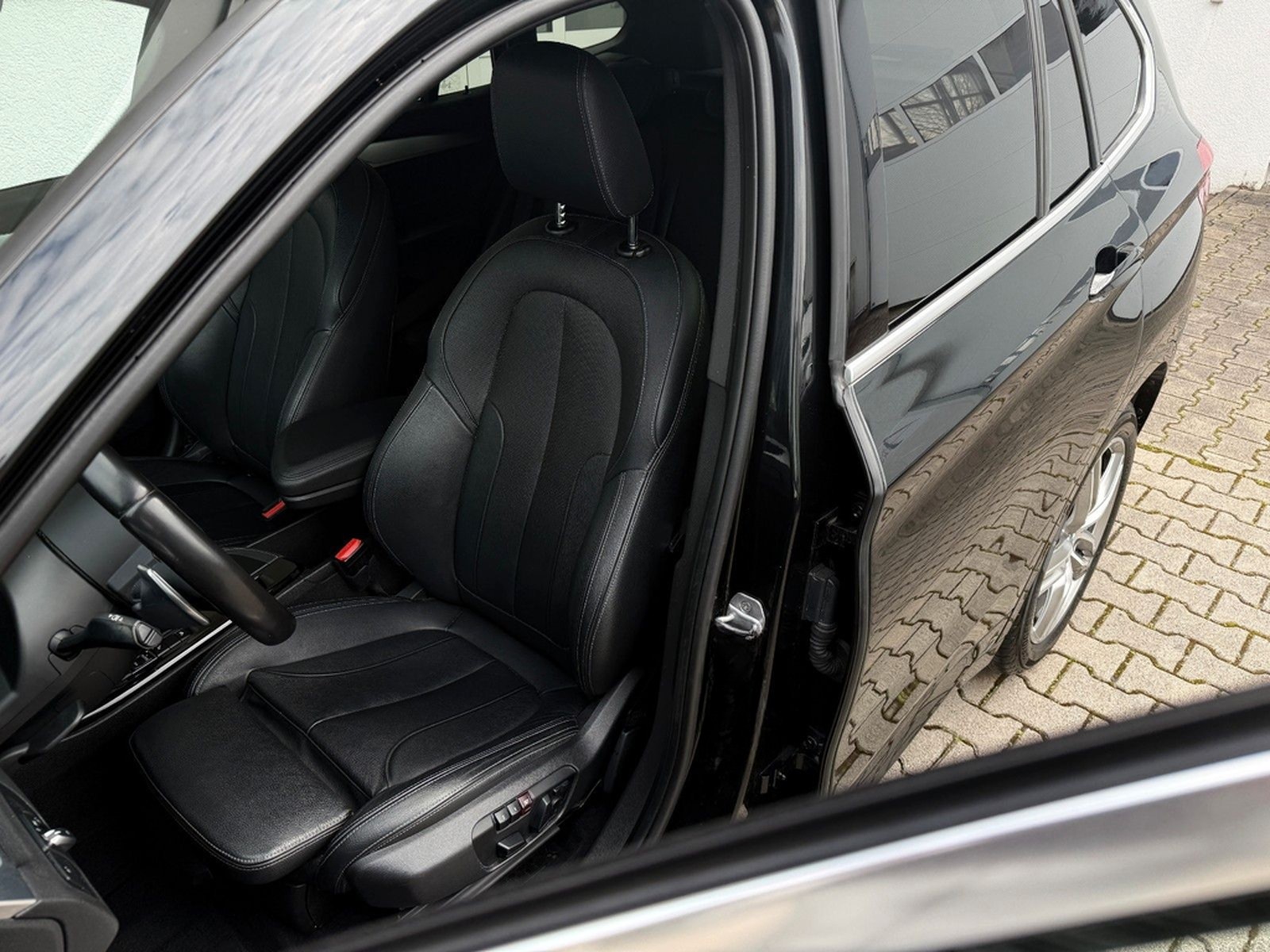 BMW X1 xDrive20d M Sport Leder eSitze AHK HUD DAssis foto 2