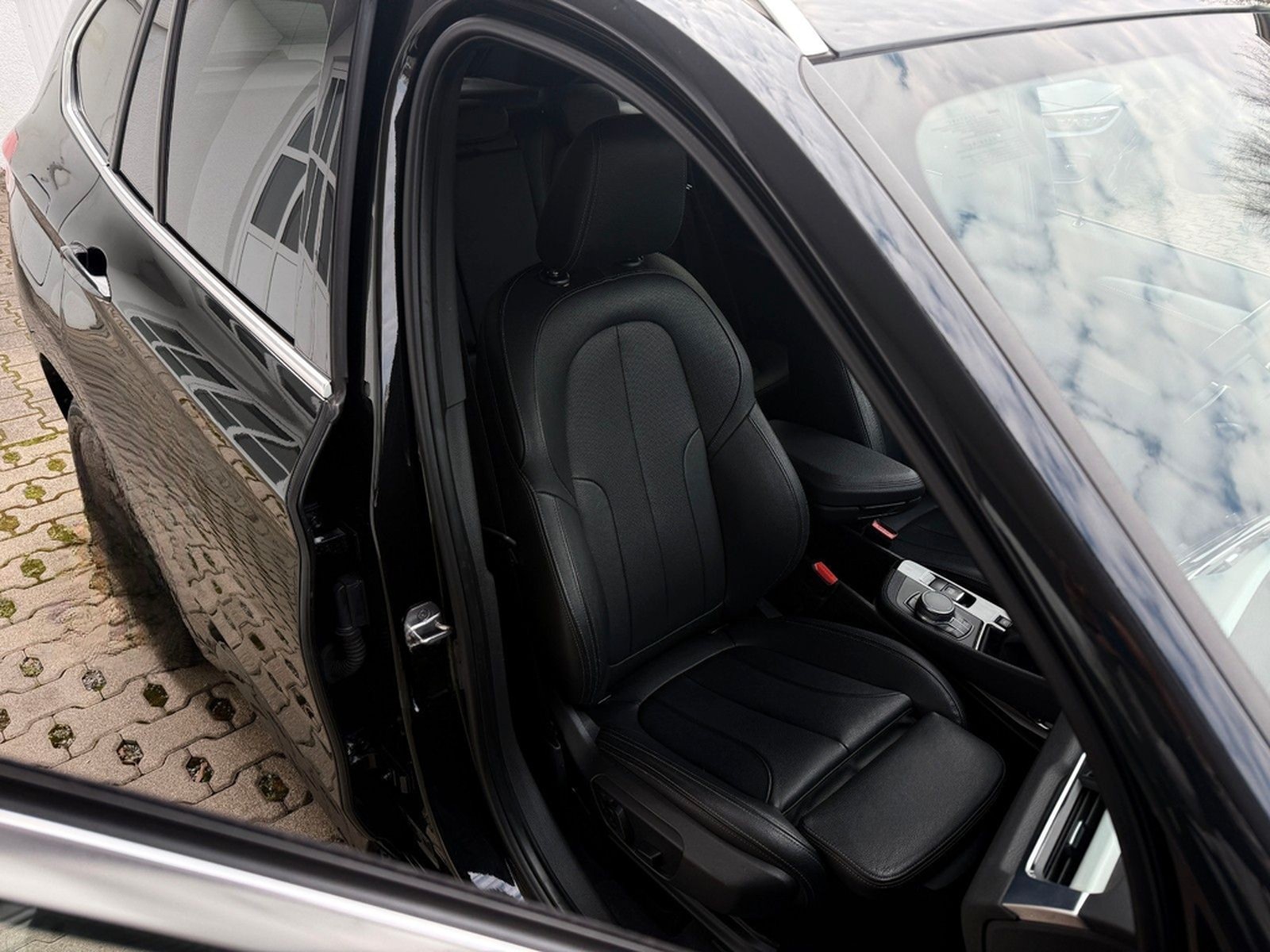 BMW X1 xDrive20d M Sport Leder eSitze AHK HUD DAssis foto 14