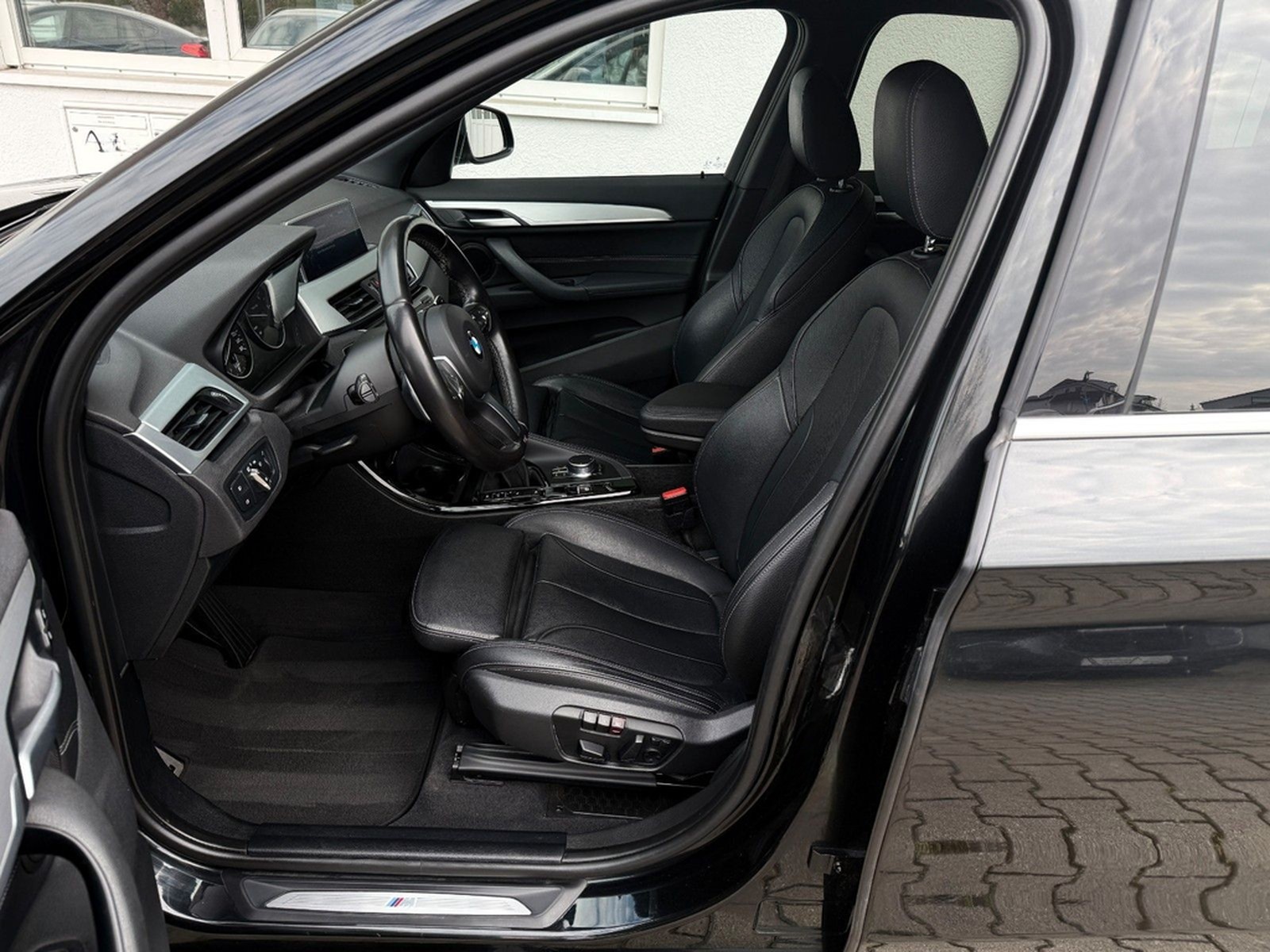 BMW X1 xDrive20d M Sport Leder eSitze AHK HUD DAssis foto 16