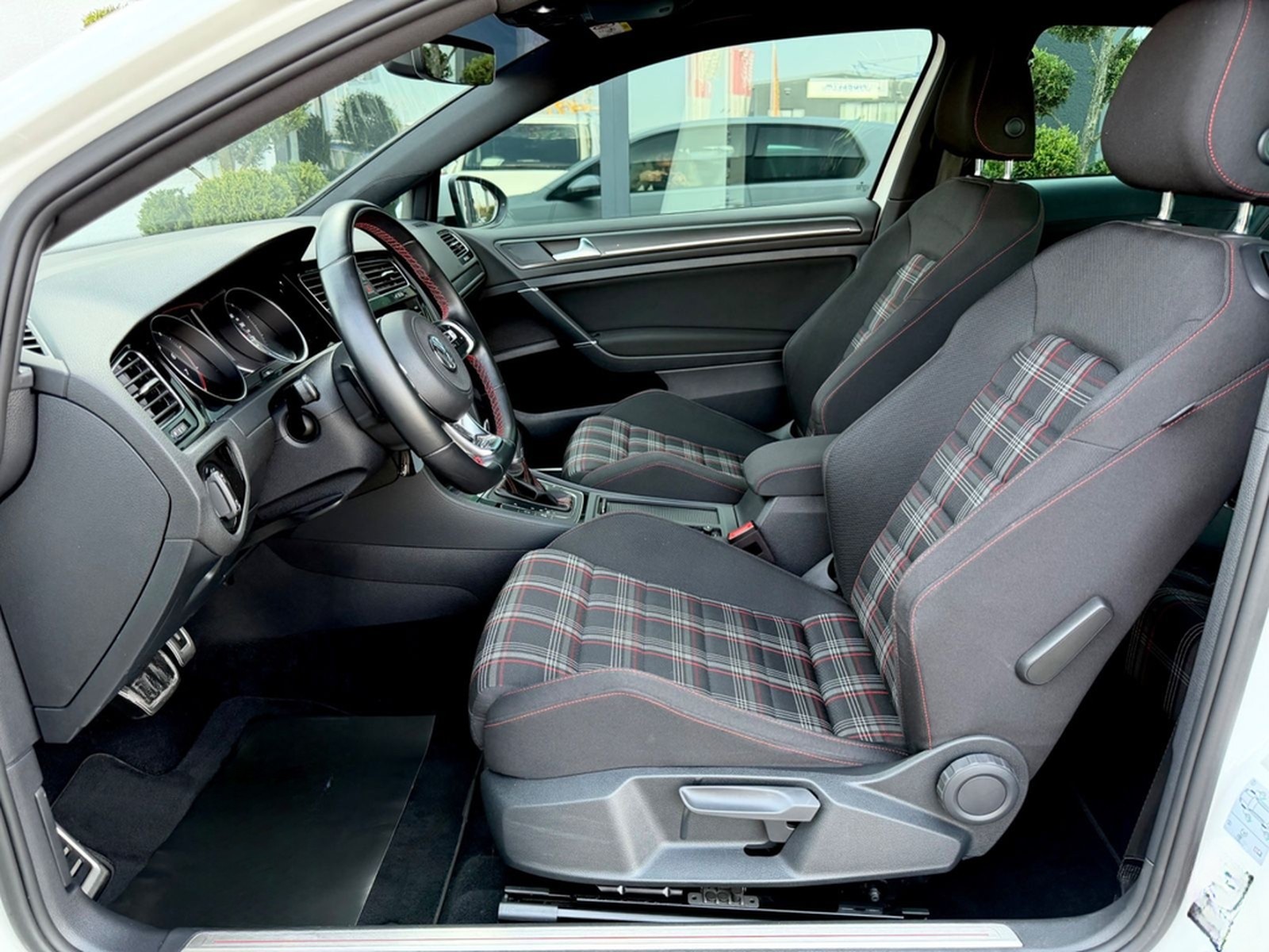 Volkswagen Golf 7 GTI 2.0 TSI DSG // GARANTIE // foto 9