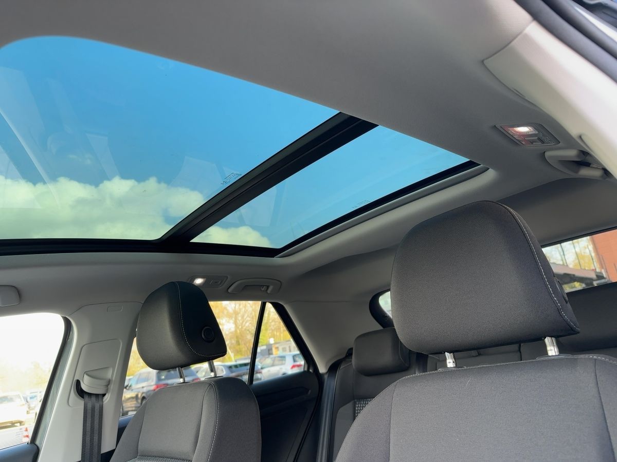 Volkswagen T-Roc 1.5 TSI Active DSG R-Line Navi Pano Kamera foto 16