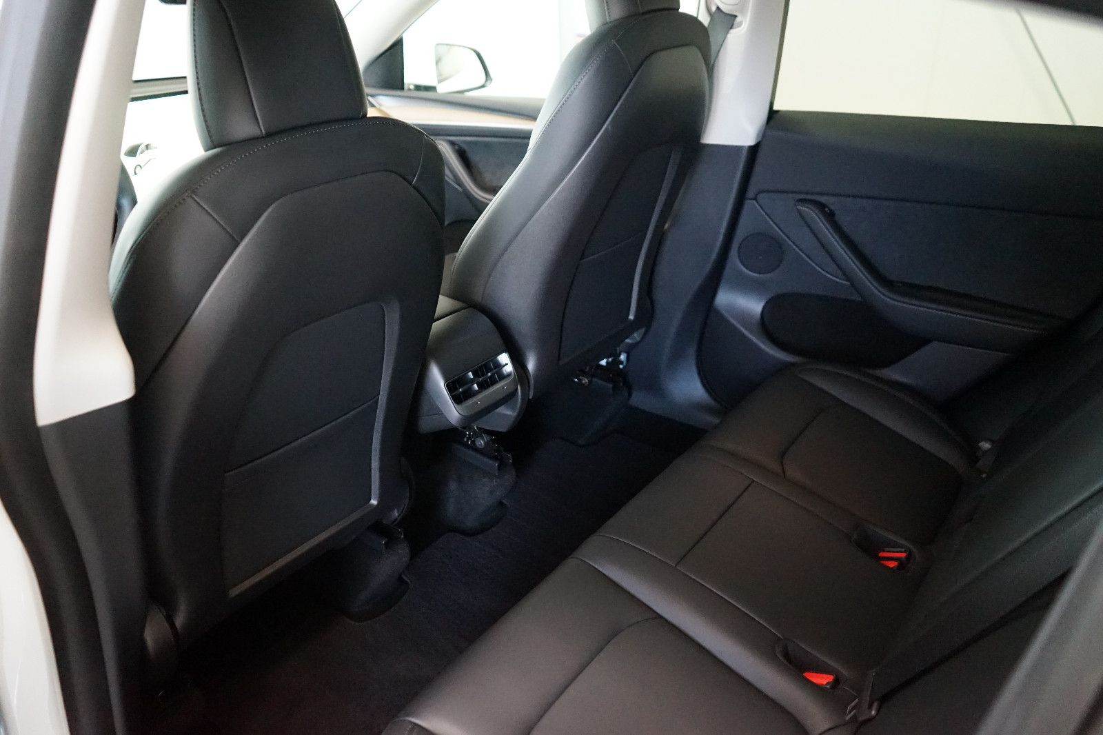 Tesla Model Y Long Range Dual AWD 1.Hd+Autopilot+VAT foto 18