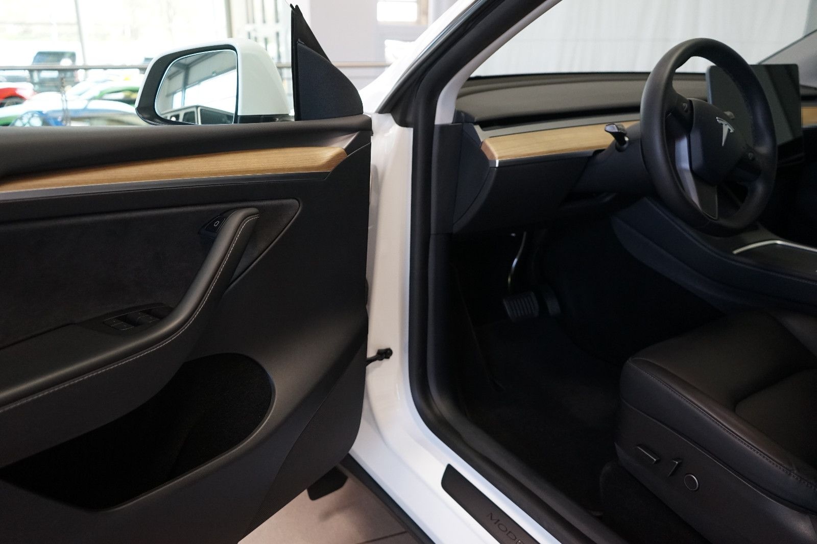 Tesla Model Y Long Range Dual AWD 1.Hd+Autopilot+VAT foto 9