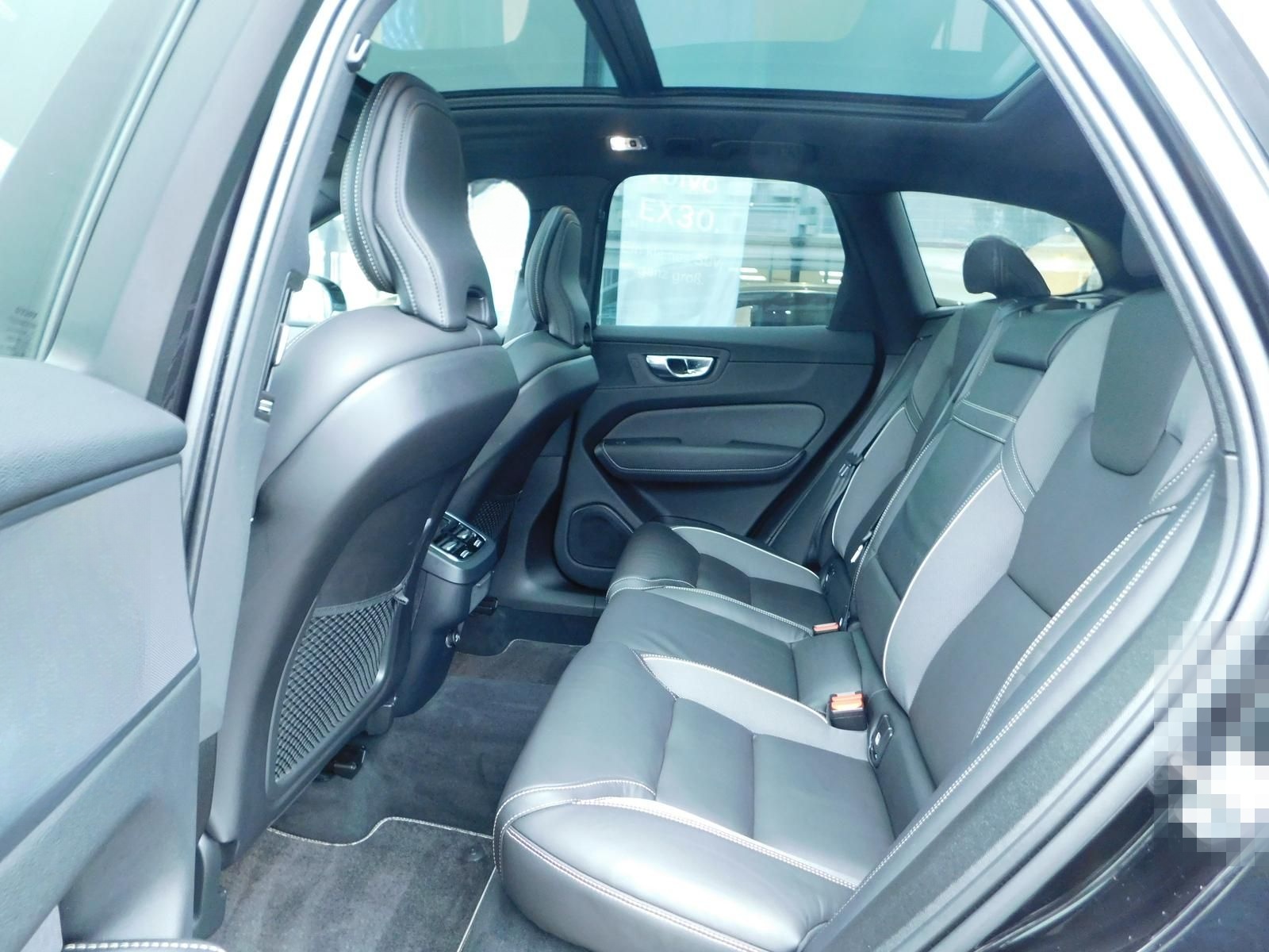 Volvo XC60 D4 R-Design foto 11