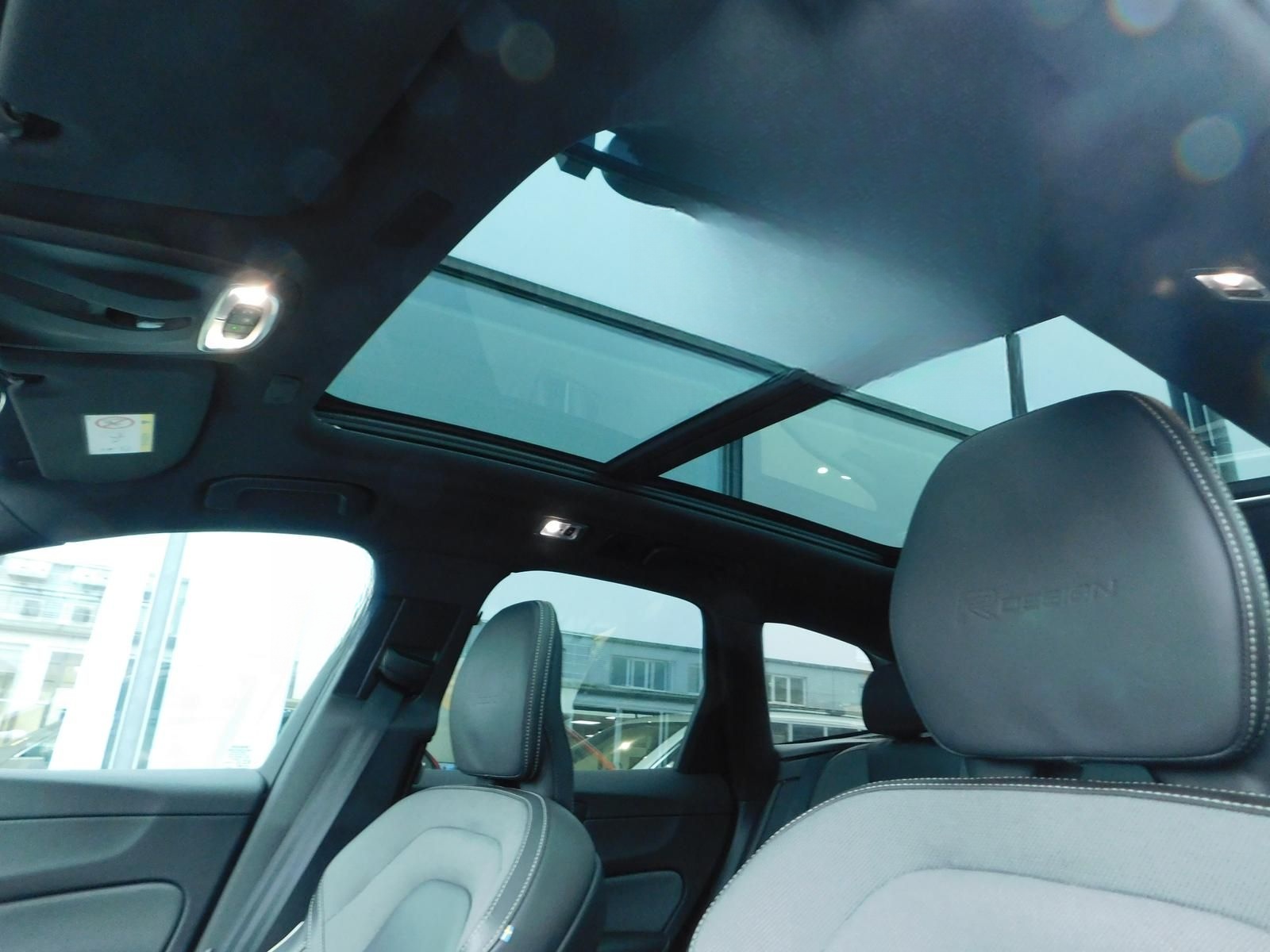 Volvo XC60 D4 R-Design foto 14