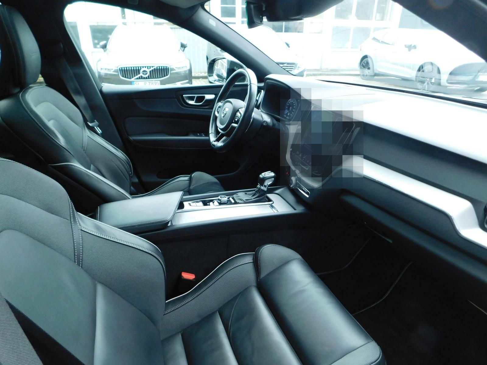 Volvo XC60 D4 R-Design foto 15