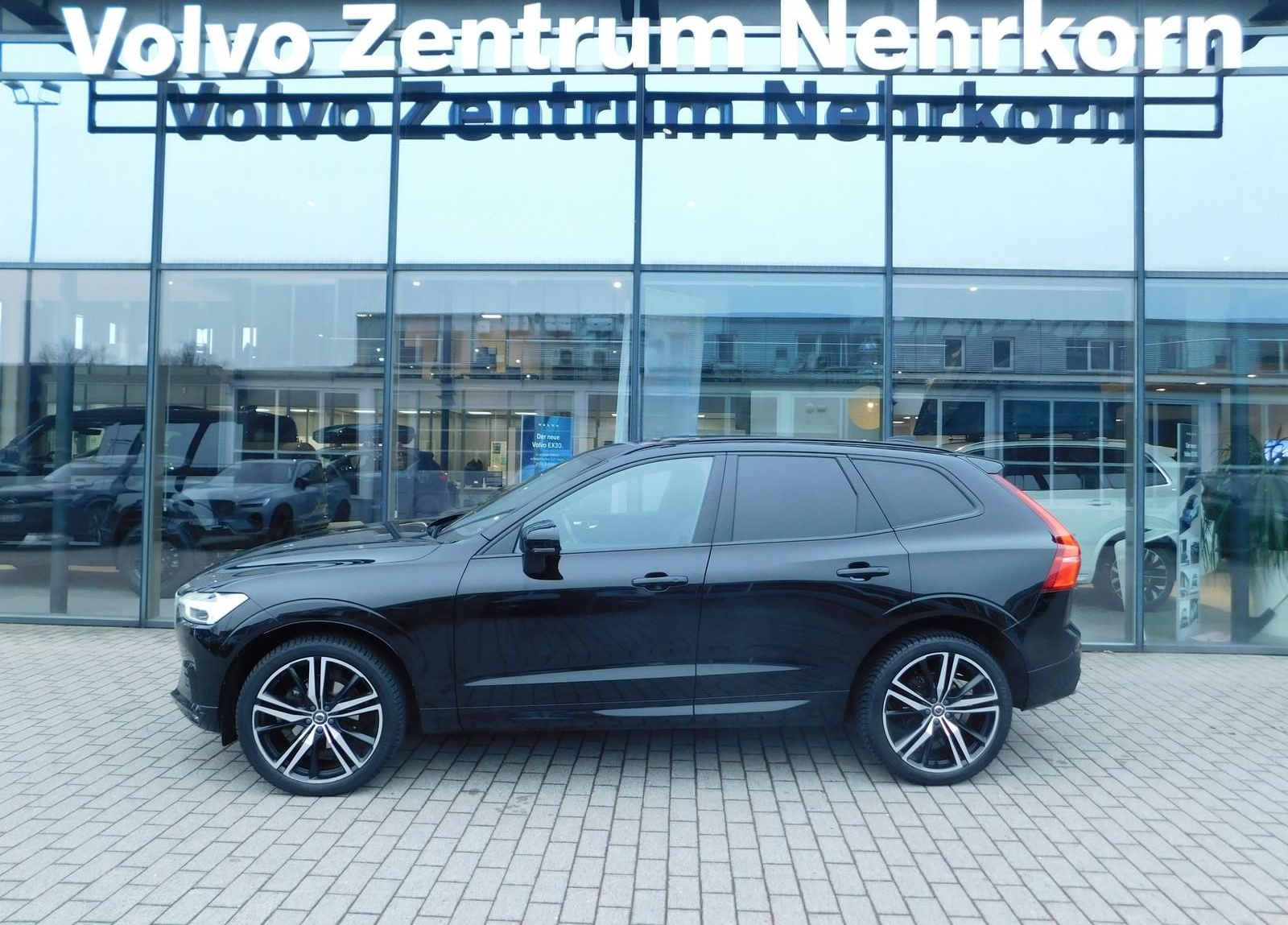 Volvo XC60 D4 R-Design foto 3