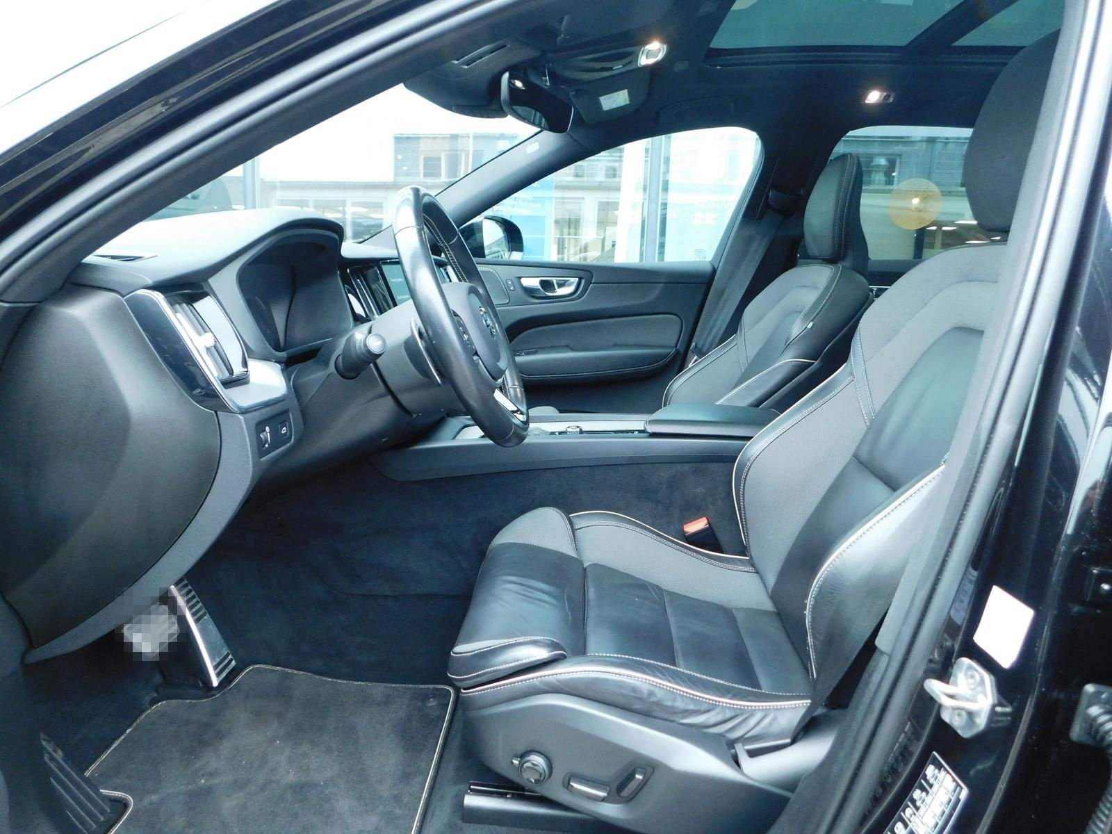 Volvo XC60 D4 R-Design foto 10