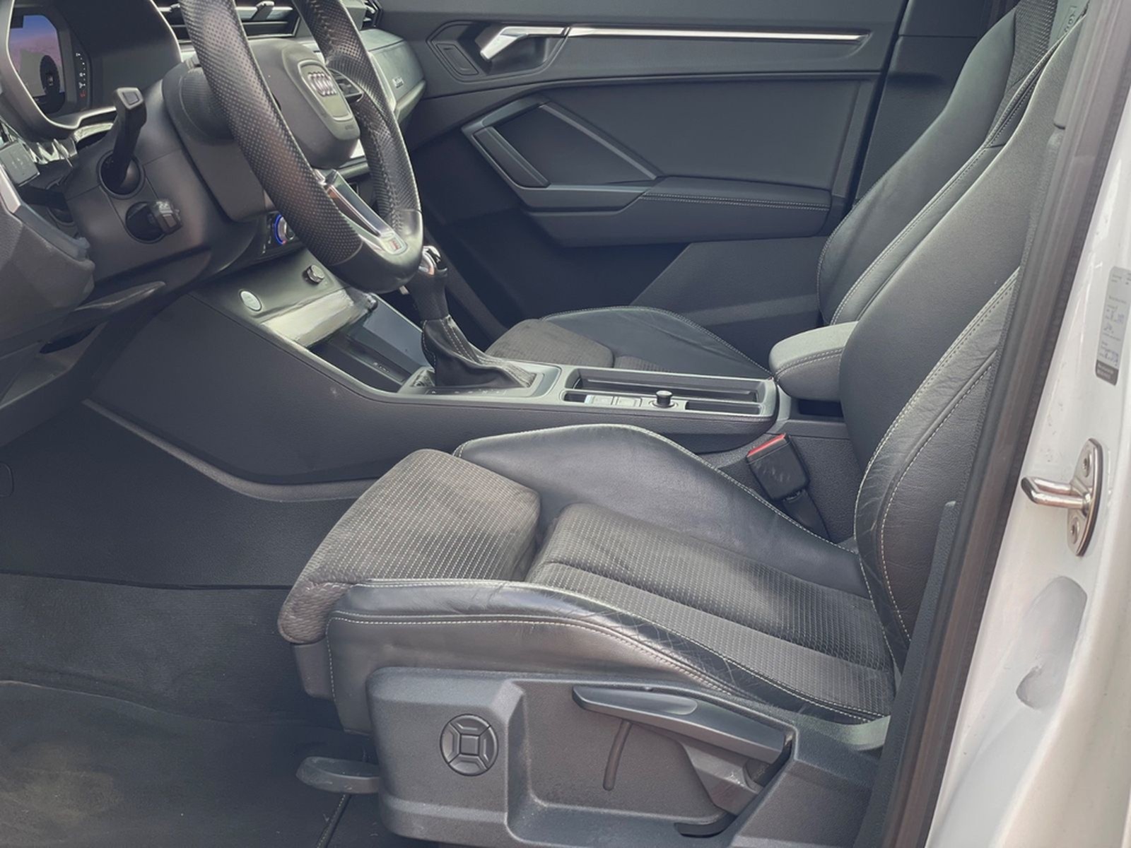 Audi Q3 40 TFSI *quattro* S line plus*RFK*AHK*Pano* foto 15