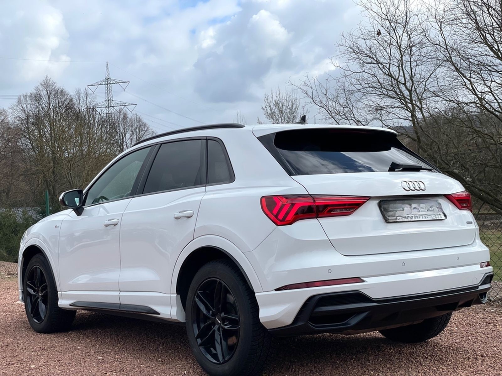 Audi Q3 40 TFSI *quattro* S line plus*RFK*AHK*Pano* foto 4