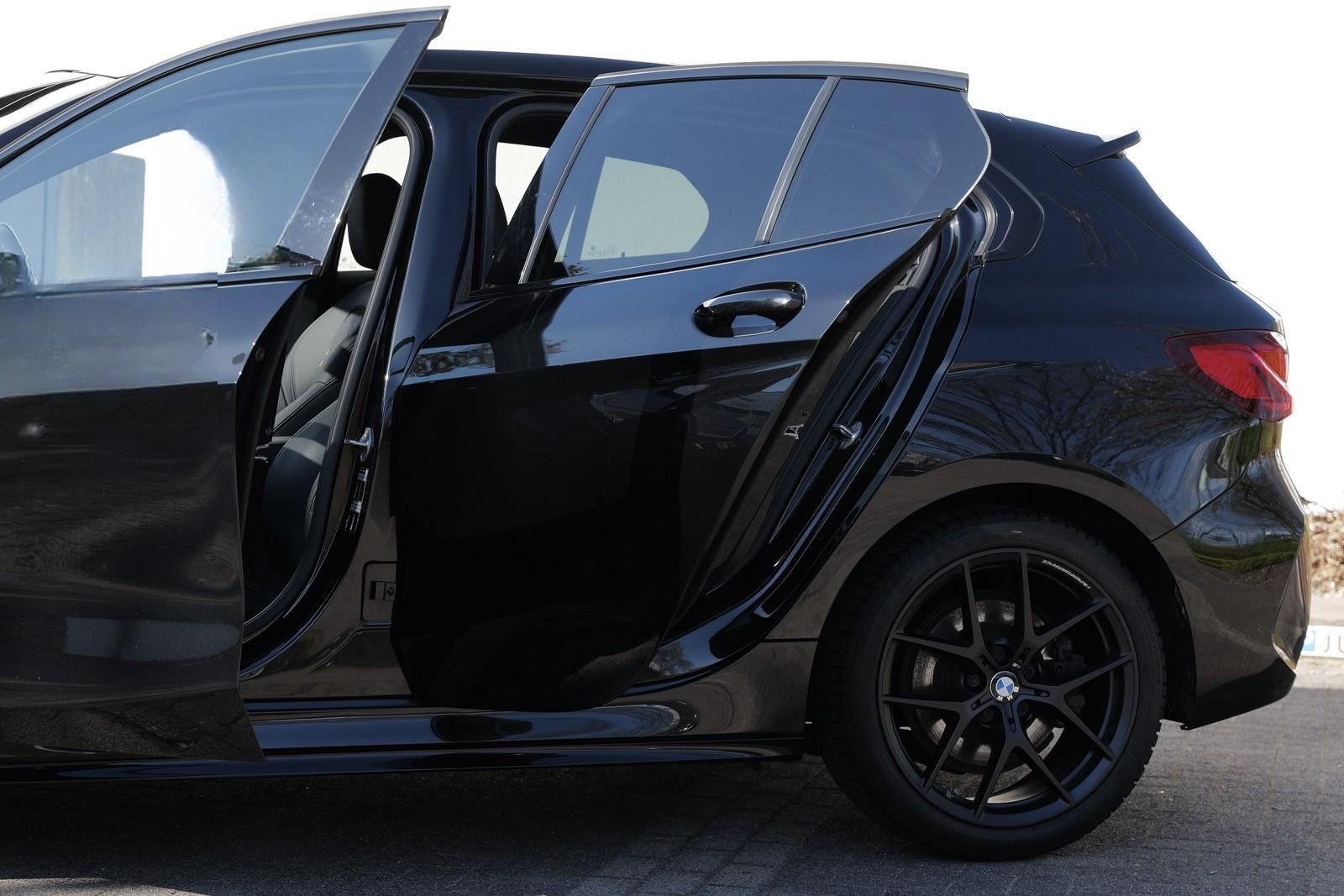 BMW 120i M + BLACK SAPPHIRE + 2. Hand foto 21