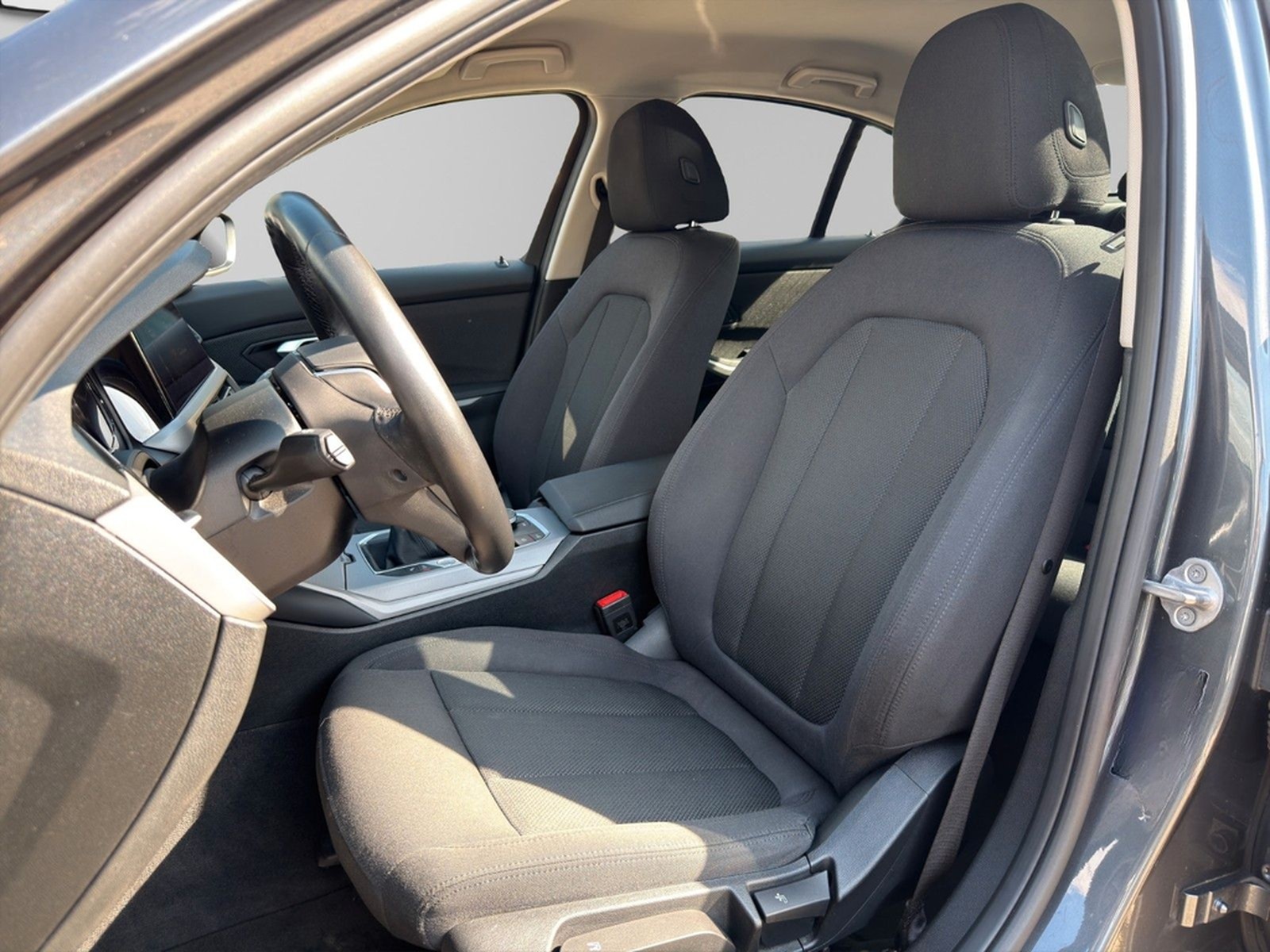 BMW 318 d Advantage DAB+ NAVI TEMP CARPLAY SHZ PDC foto 13