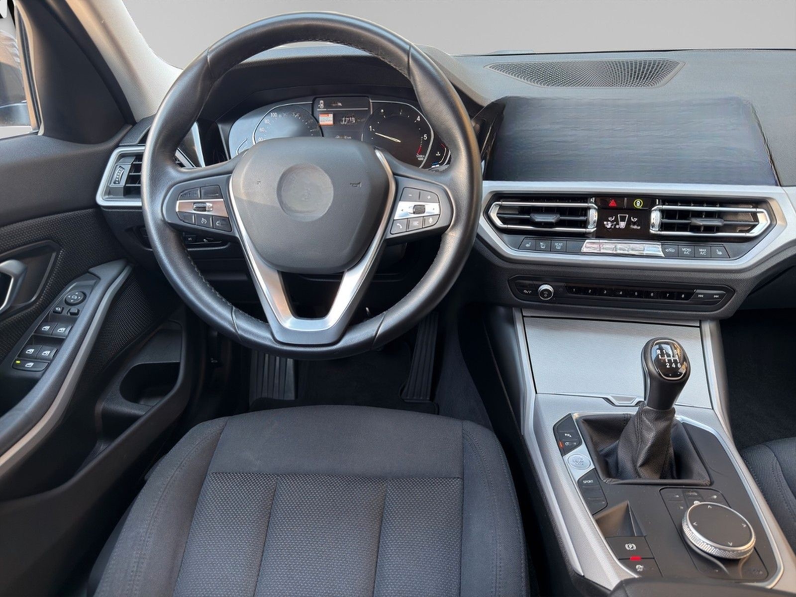 BMW 318 d Advantage DAB+ NAVI TEMP CARPLAY SHZ PDC foto 16