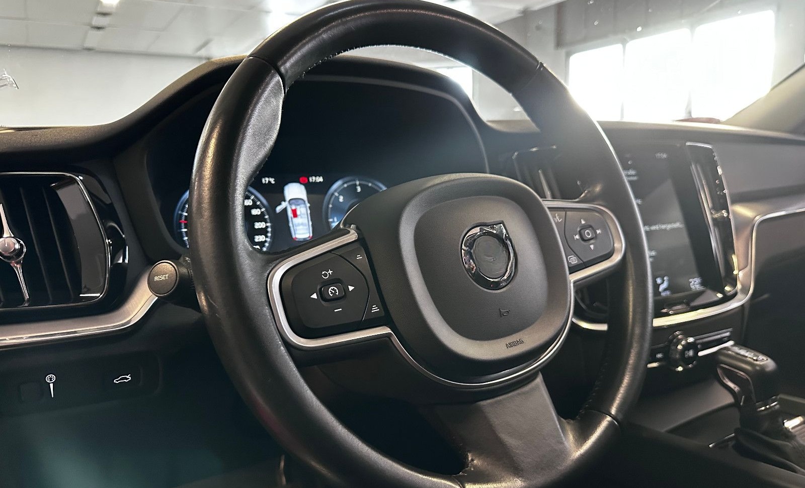 Volvo V60 Kombi Momentum Pro foto 18