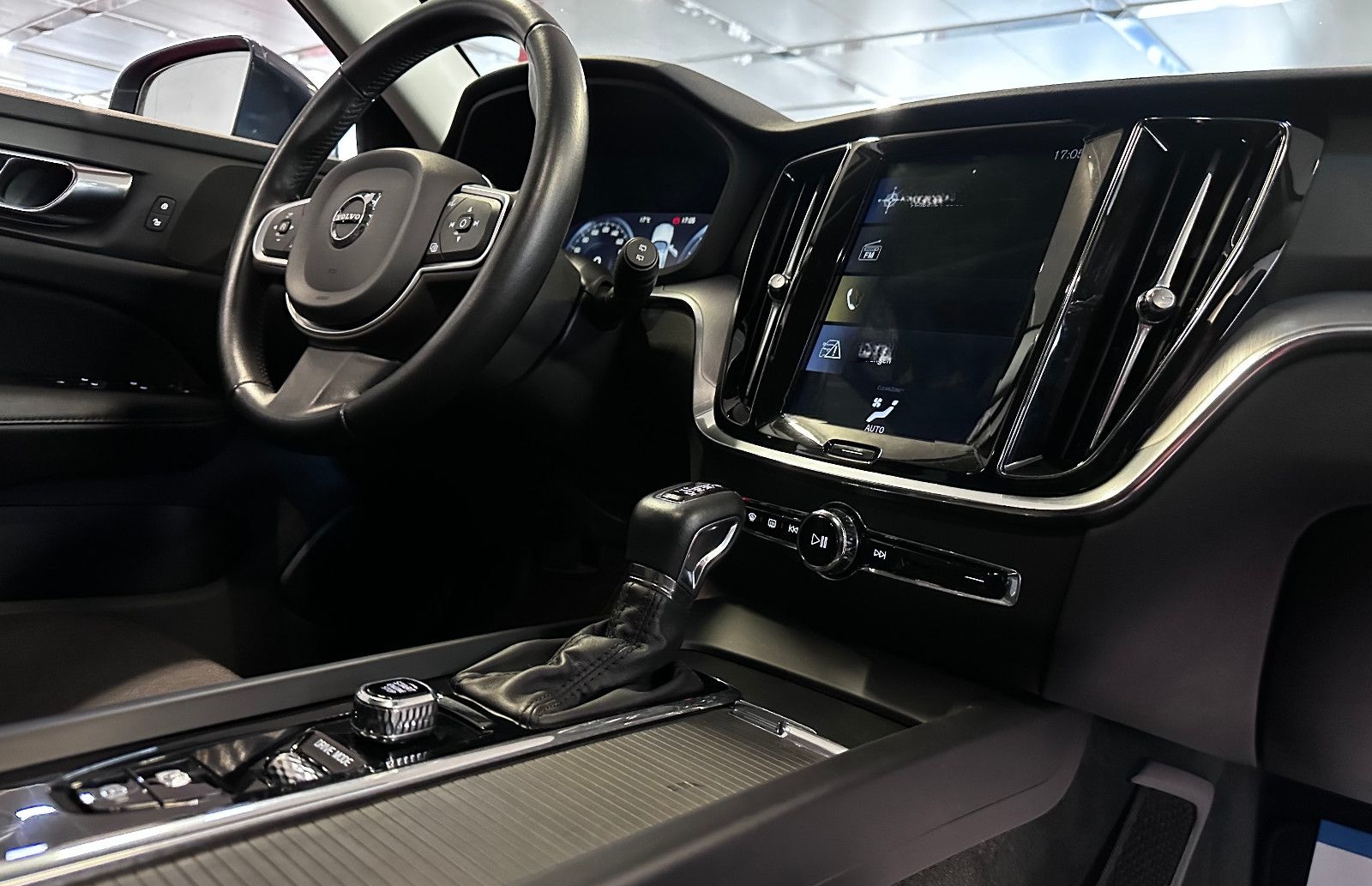 Volvo V60 Kombi Momentum Pro foto 22