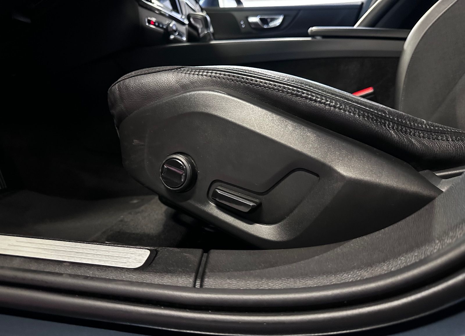 Volvo V60 Kombi Momentum Pro foto 24