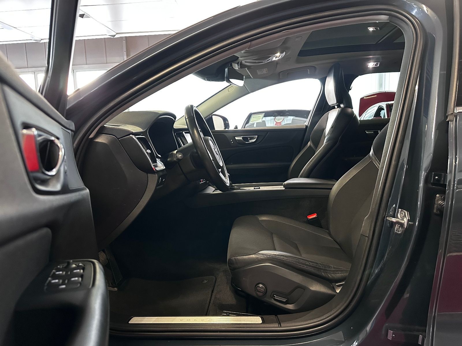 Volvo V60 Kombi Momentum Pro foto 10