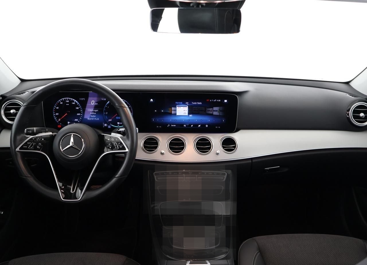 Mercedes-Benz E 300 de T Avantgarde HUD AHK Night Pano 360° foto 11