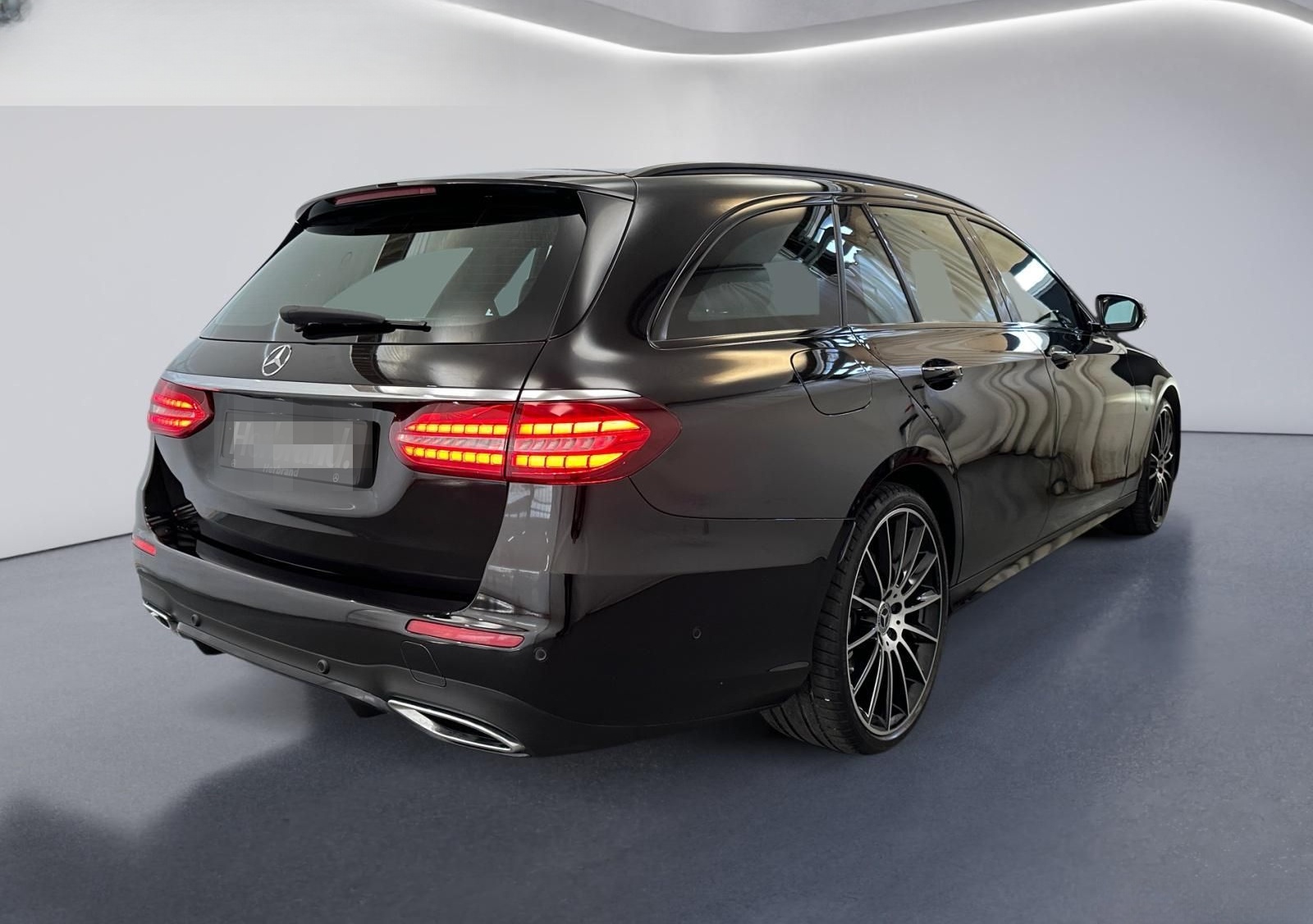 Mercedes-Benz E 400 d 4M T AMG  BURMESTER 360° Standhz DISTRON foto 3