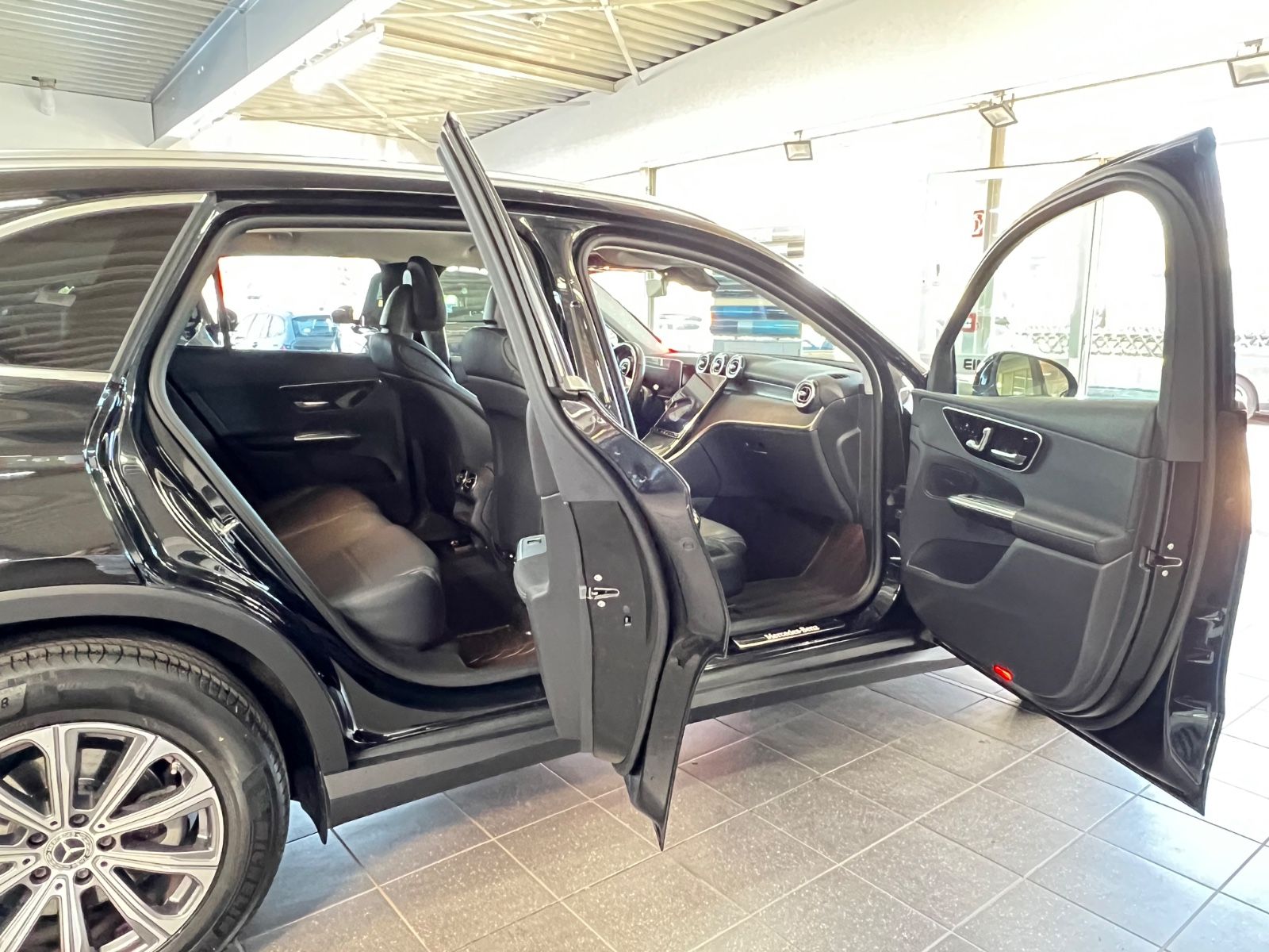 Mercedes-Benz GLC 220d 4M Avantgarde Advanced PLUS+Agility+360 foto 14