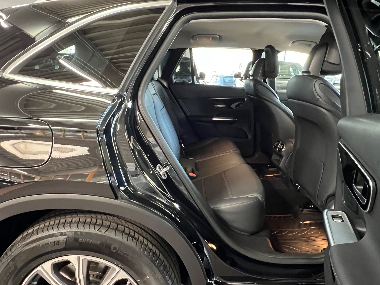 Mercedes-Benz GLC 220d 4M Avantgarde Advanced PLUS+Agility+360 foto 21