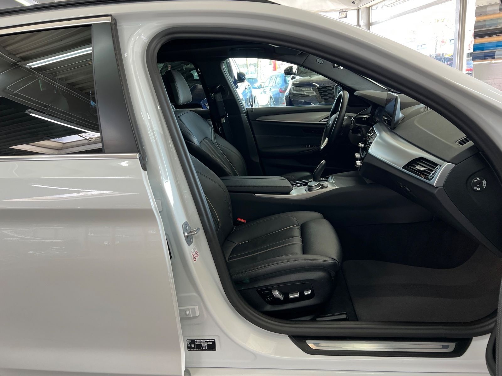 BMW 520d Touring DAP+HuD+Pano+MEM+AKTIV+DAKOTA foto 15