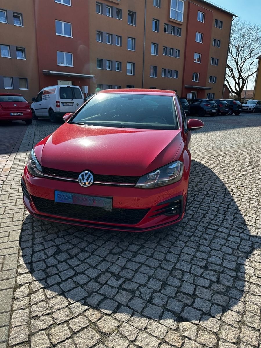 Volkswagen Golf 2.0 TSI GTI Performance GTI Performance foto 2