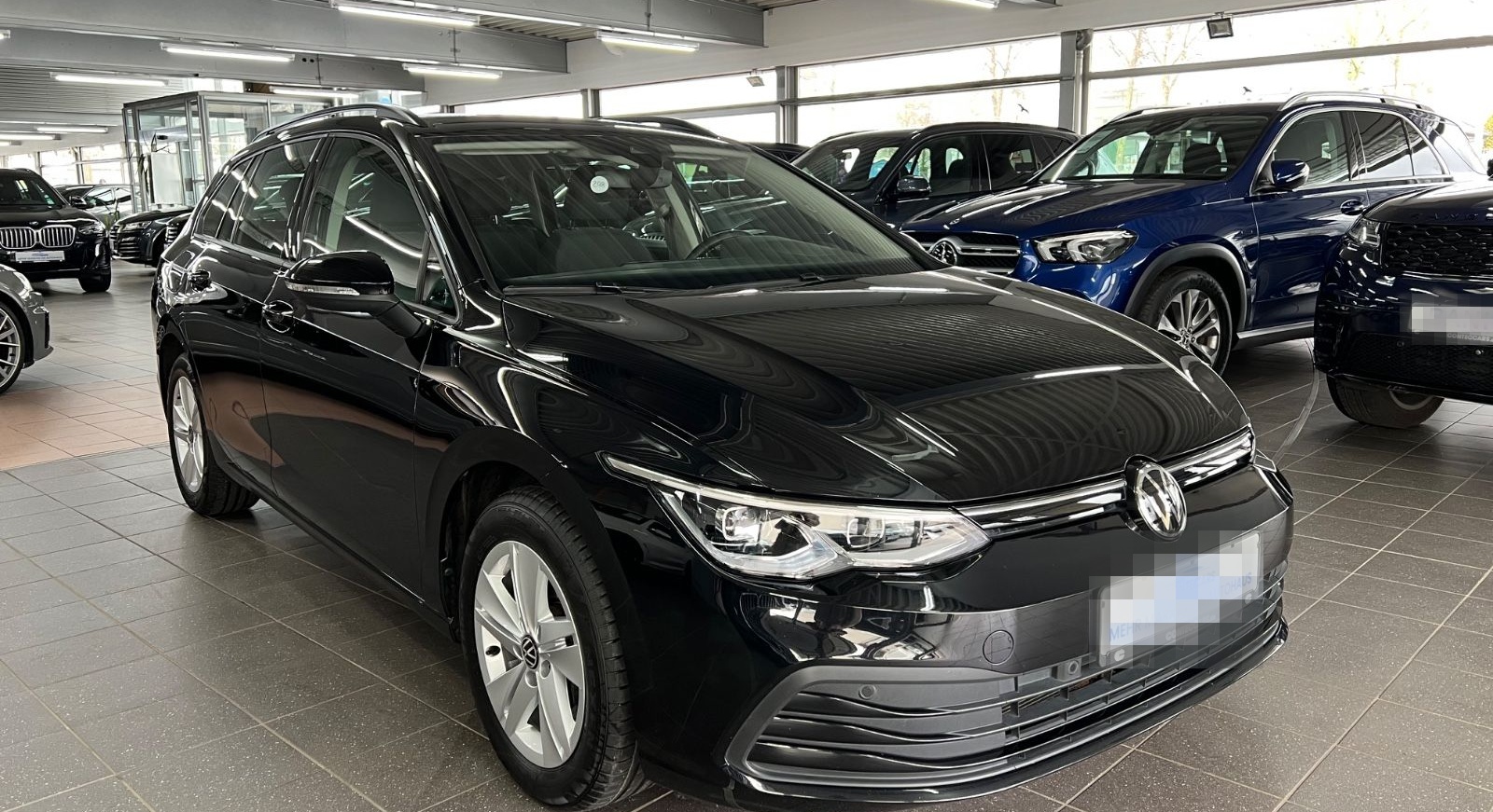 Volkswagen Golf VIII 2.0 TDI Variant Life SEHR VIELE EXTRAS foto 2
