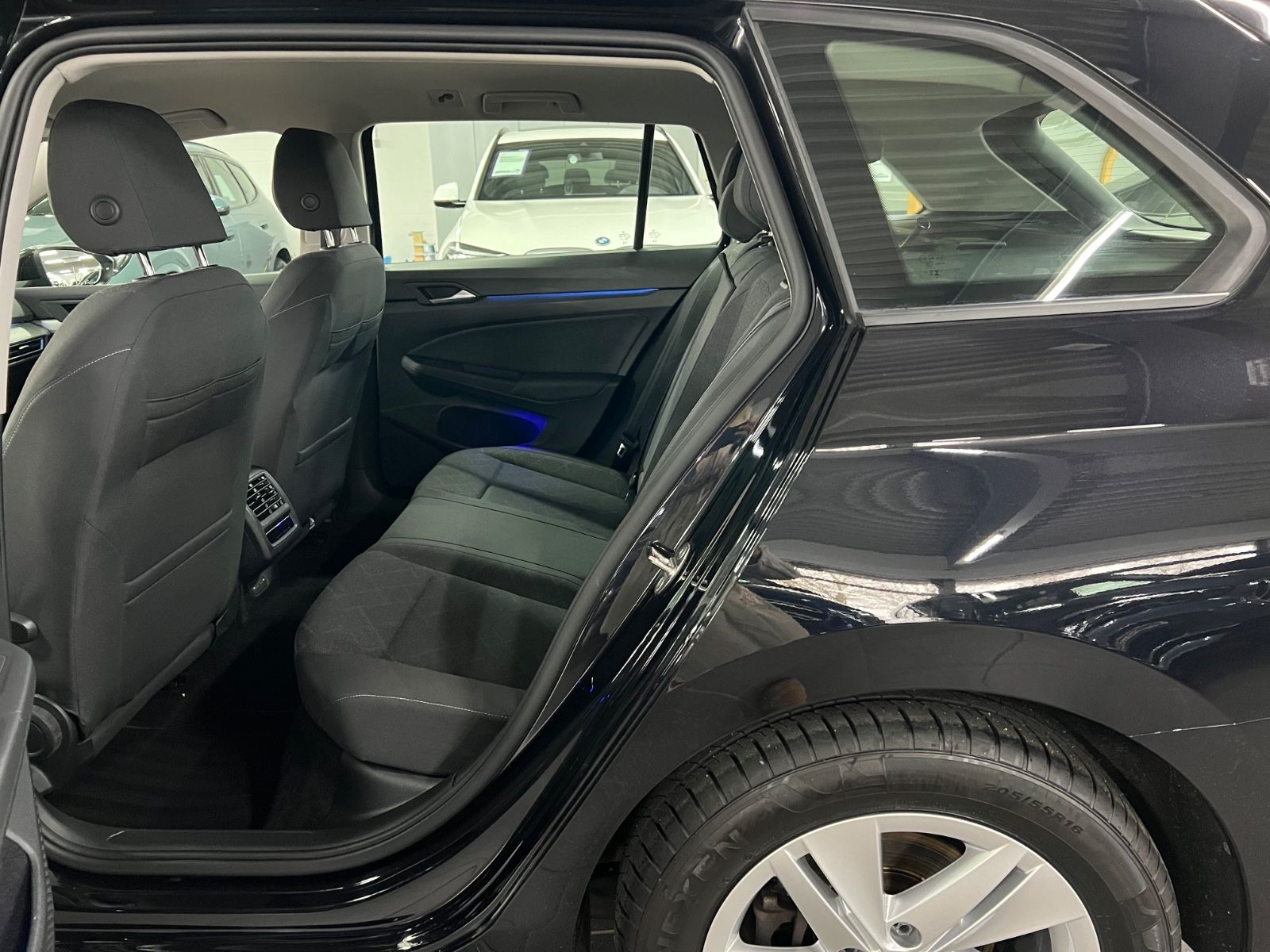 Volkswagen Golf VIII 2.0 TDI Variant Life SEHR VIELE EXTRAS foto 21