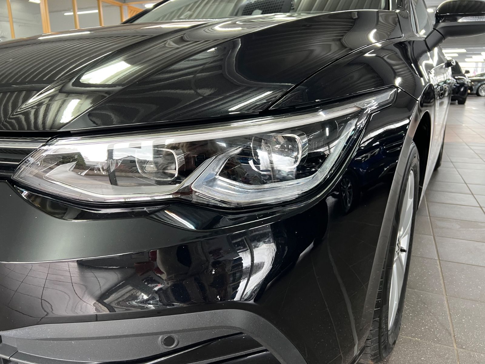 Volkswagen Golf VIII 2.0 TDI Variant Life SEHR VIELE EXTRAS foto 4