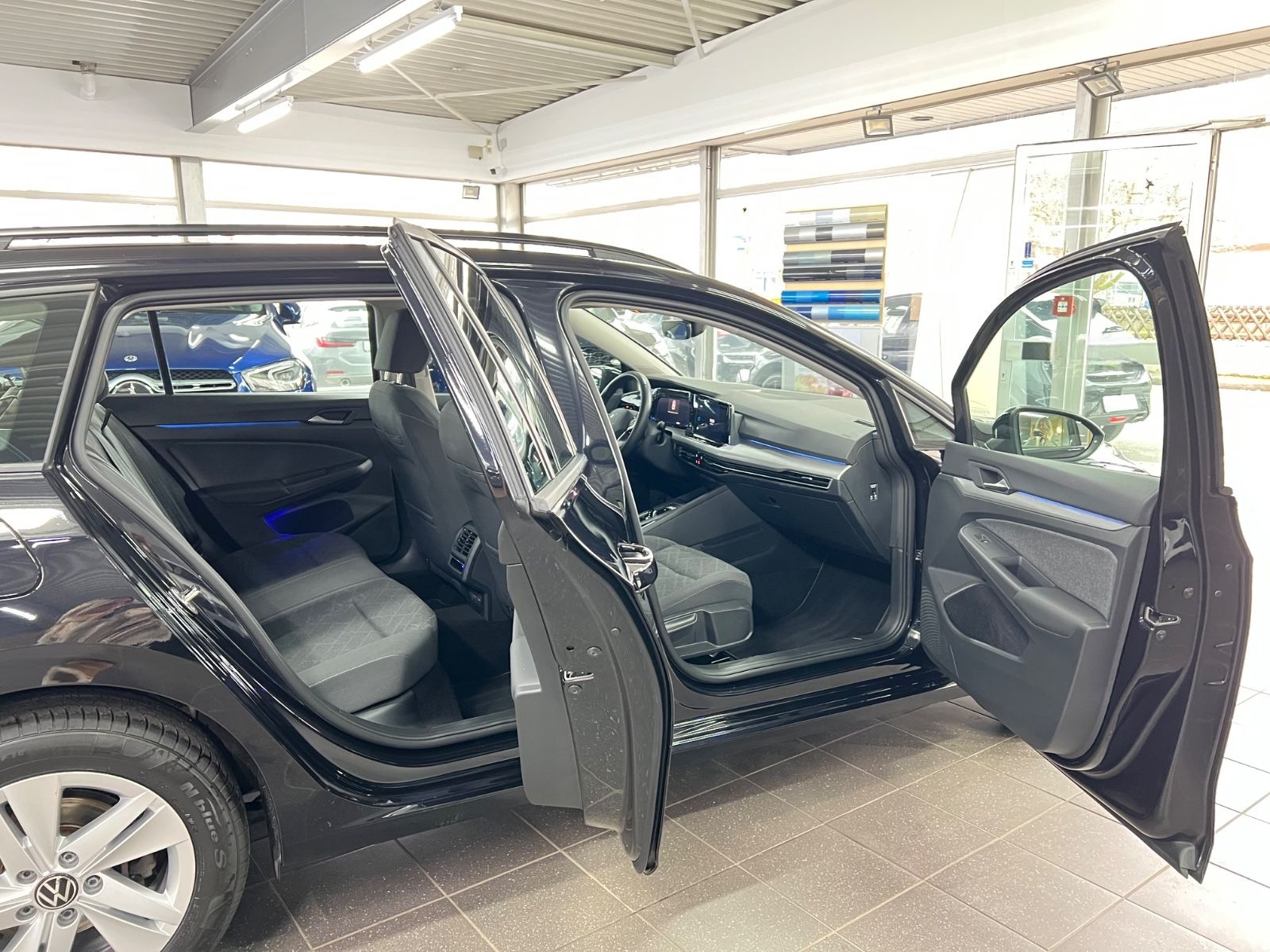 Volkswagen Golf VIII 2.0 TDI Variant Life SEHR VIELE EXTRAS foto 8
