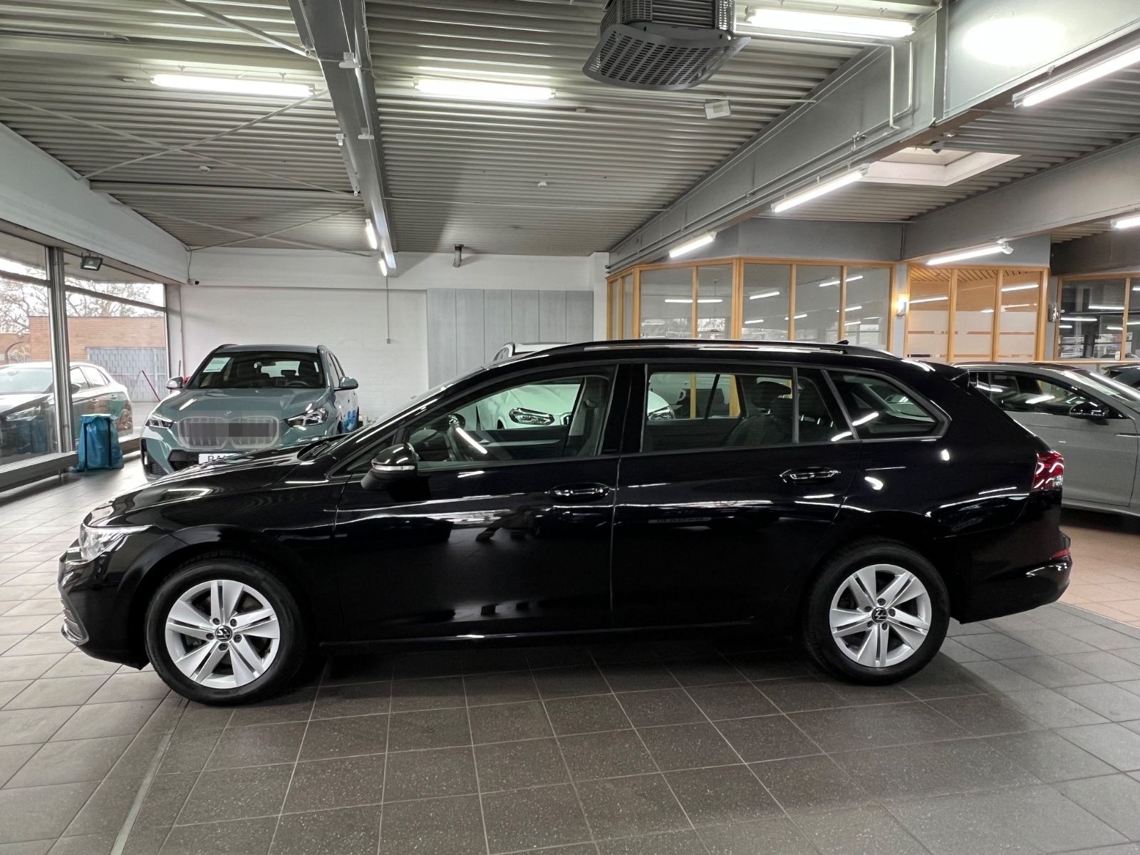 Volkswagen Golf VIII 2.0 TDI Variant Life SEHR VIELE EXTRAS foto 9