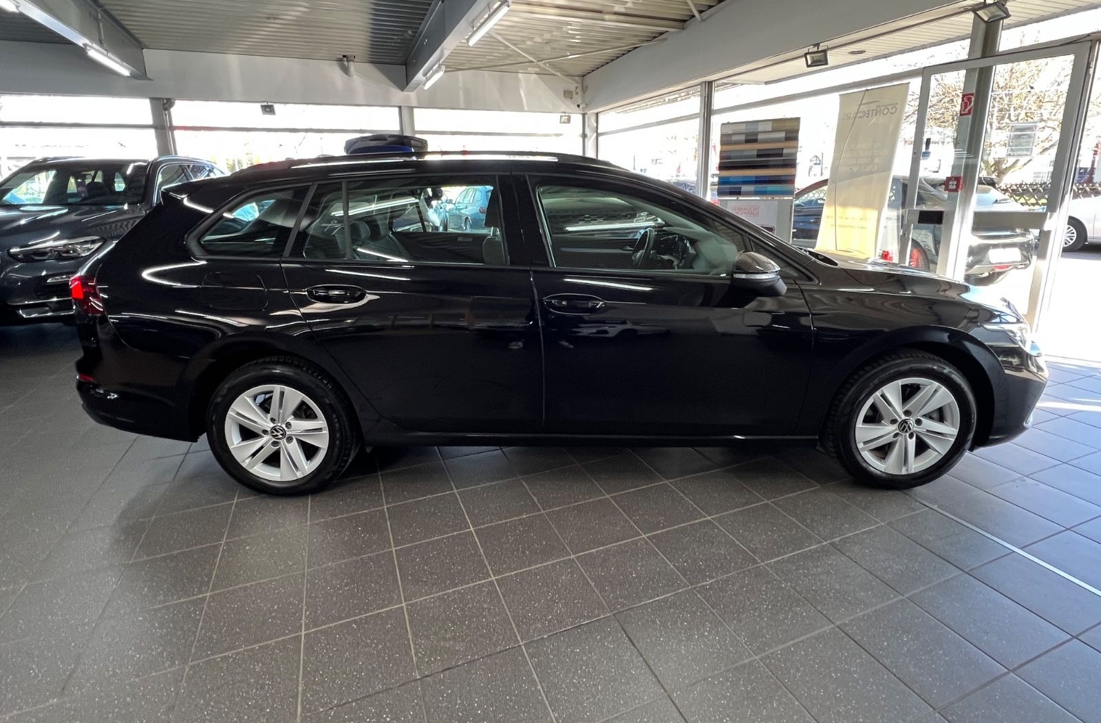Volkswagen Golf VIII Var. 2.0TDI  Life L&S+LED PLUS+Klima3Z foto 13