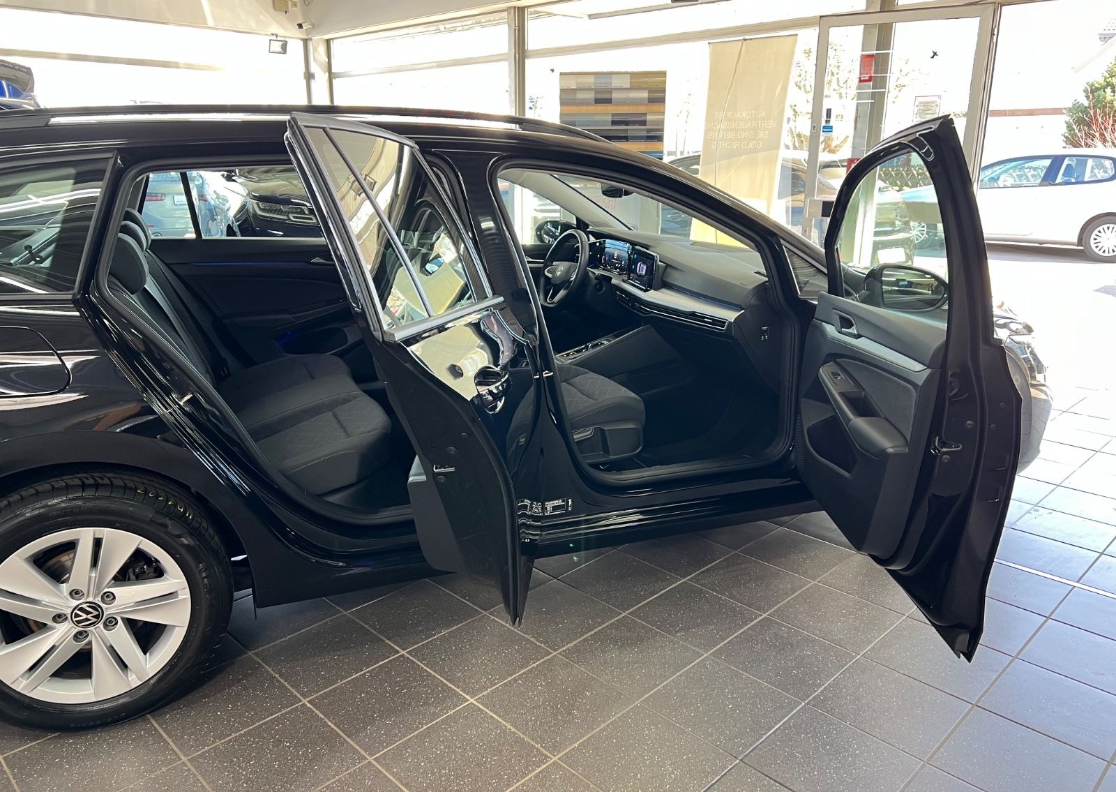 Volkswagen Golf VIII Var. 2.0TDI  Life L&S+LED PLUS+Klima3Z foto 14