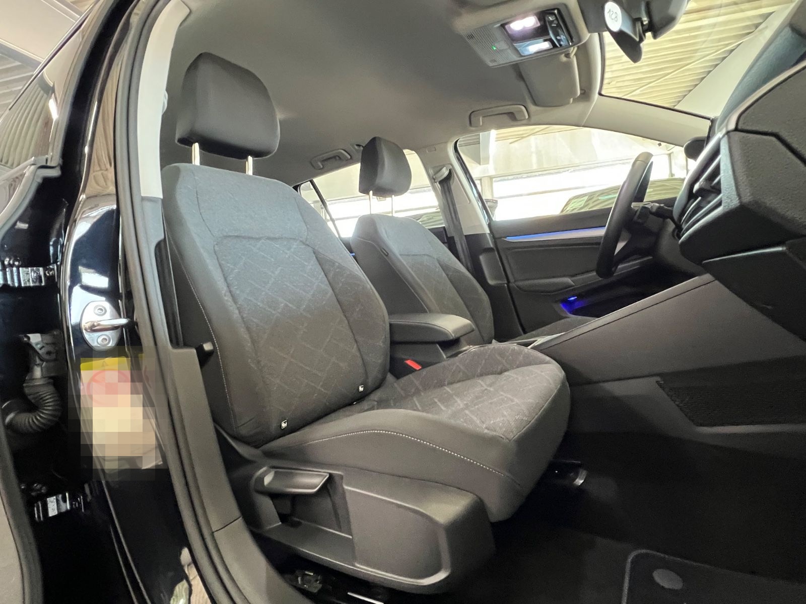Volkswagen Golf VIII Var. 2.0TDI  Life L&S+LED PLUS+Klima3Z foto 17