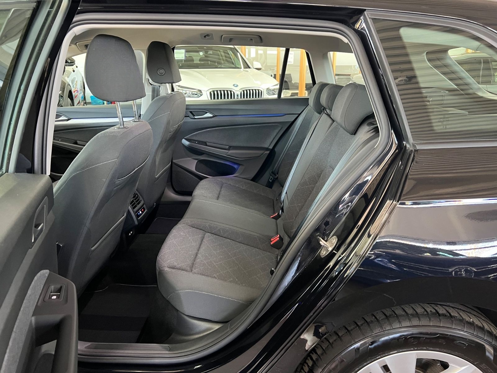 Volkswagen Golf VIII Var. 2.0TDI  Life L&S+LED PLUS+Klima3Z foto 24