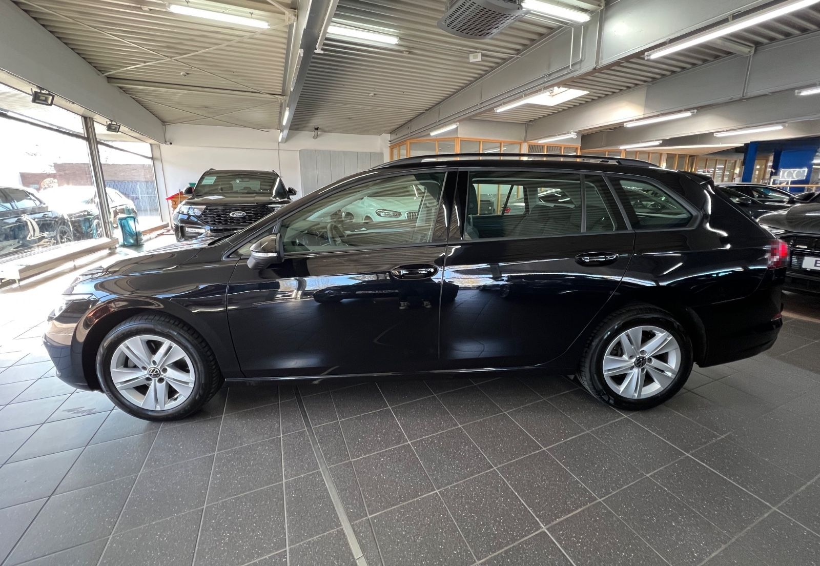 Volkswagen Golf VIII Var. 2.0TDI  Life L&S+LED PLUS+Klima3Z foto 6