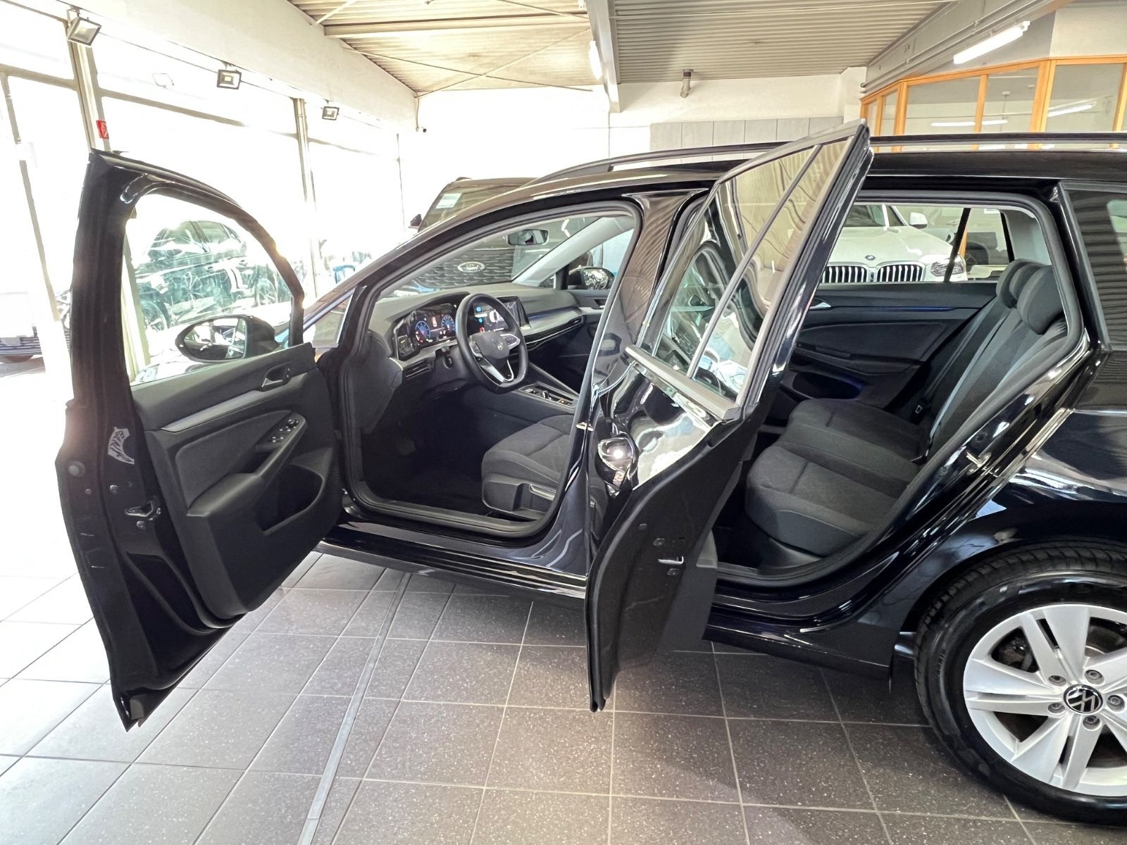 Volkswagen Golf VIII Var. 2.0TDI  Life L&S+LED PLUS+Klima3Z foto 7