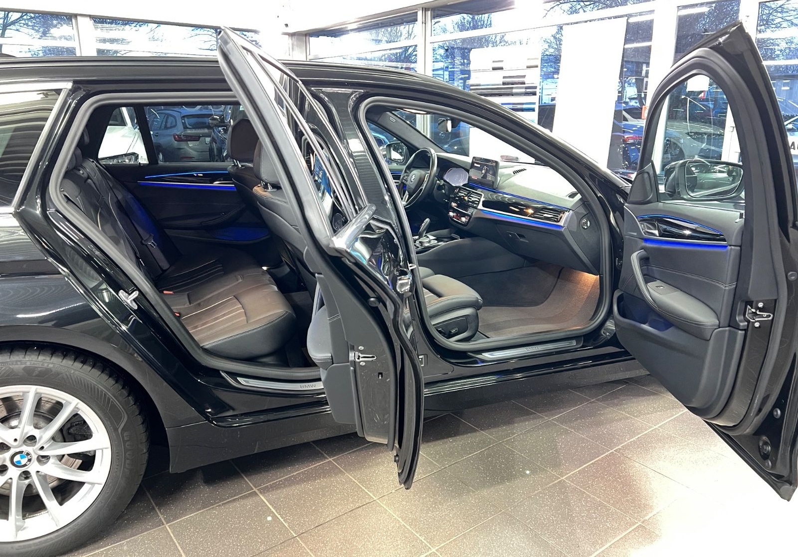 BMW 520 d Touring AMB+HuD+Park Assist+Standheizung foto 14