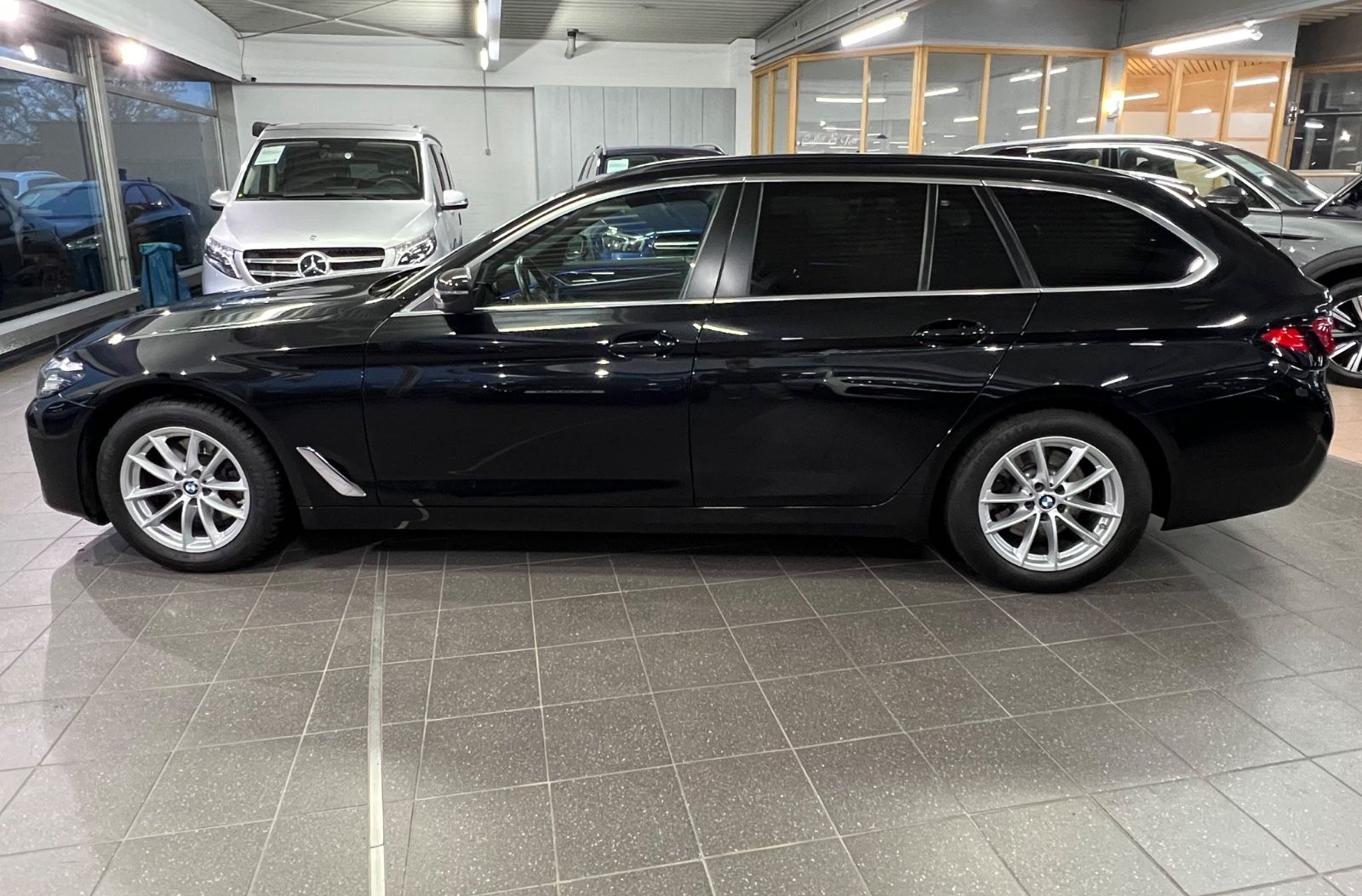 BMW 520 d Touring AMB+HuD+Park Assist+Standheizung foto 6