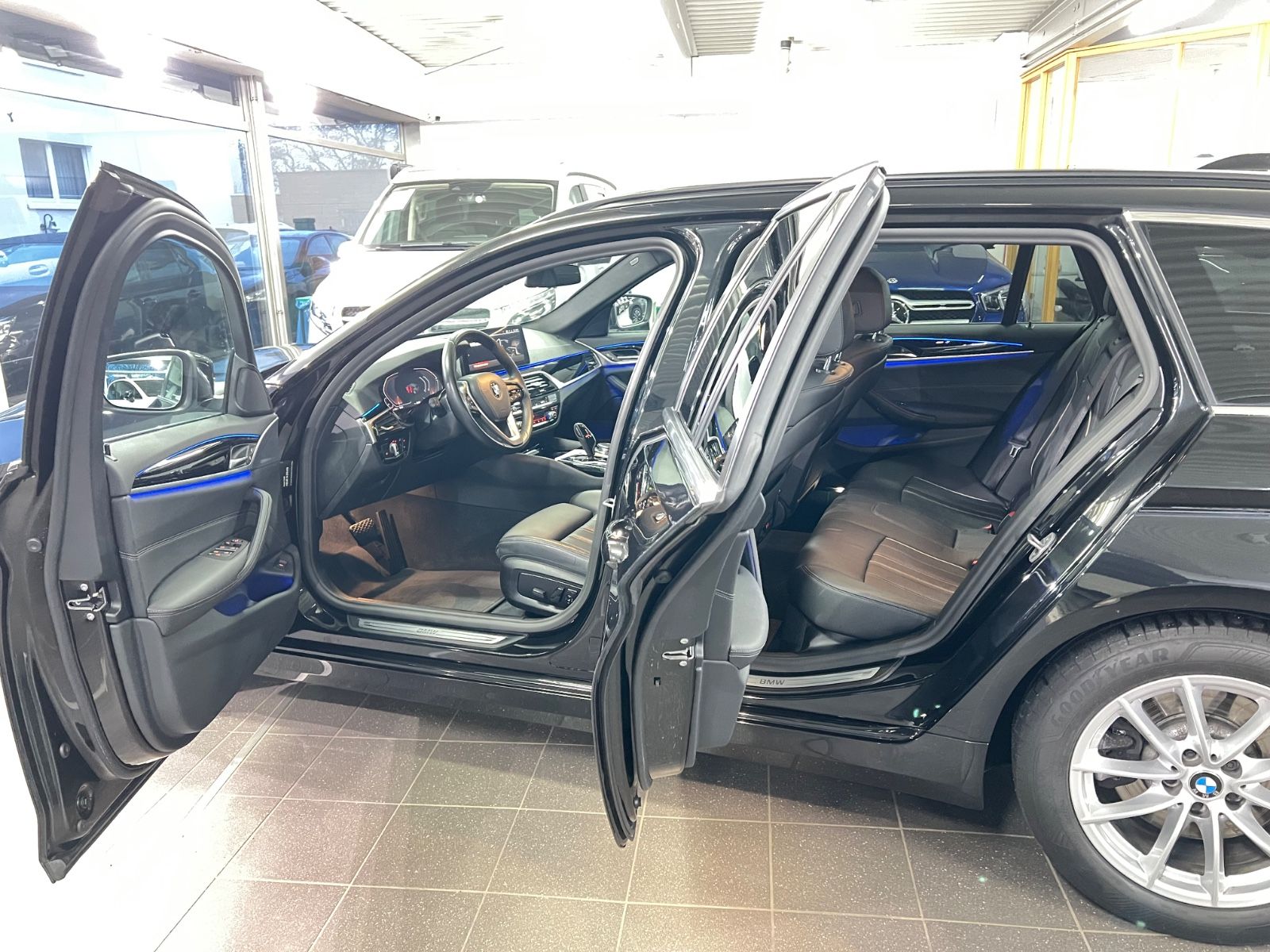 BMW 520 d Touring AMB+HuD+Park Assist+Standheizung foto 7