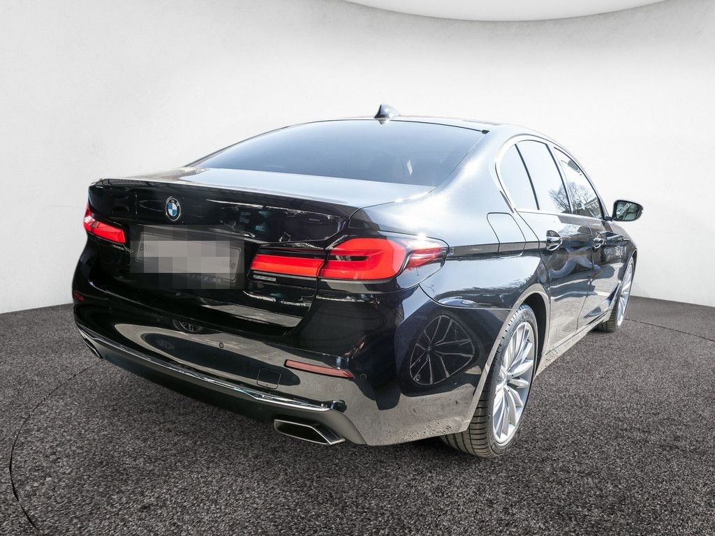 BMW 530d xDrive Luxury Line STANDHZ+LEDER+H/K+AKTIVL foto 3