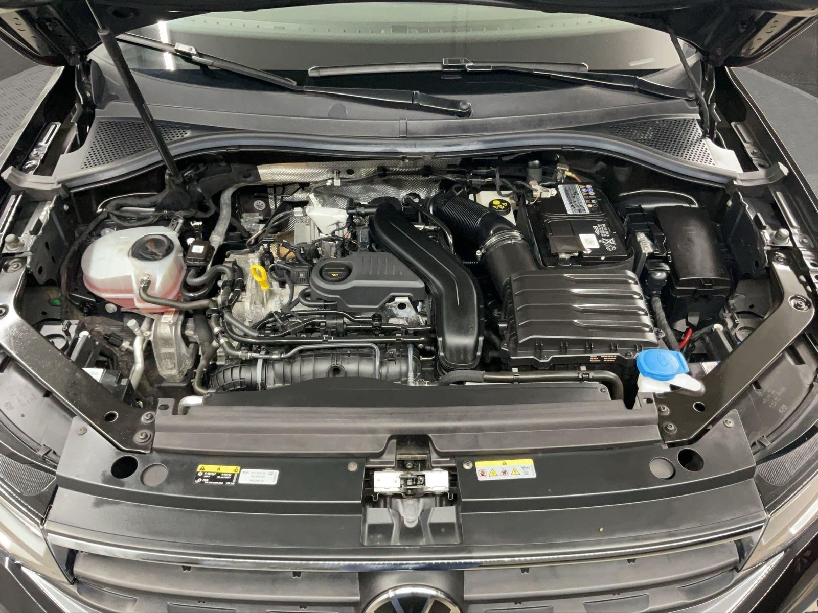Volkswagen Tiguan Active (AHK.HeadUp.Kamera) 1.5 TSI DSG foto 15