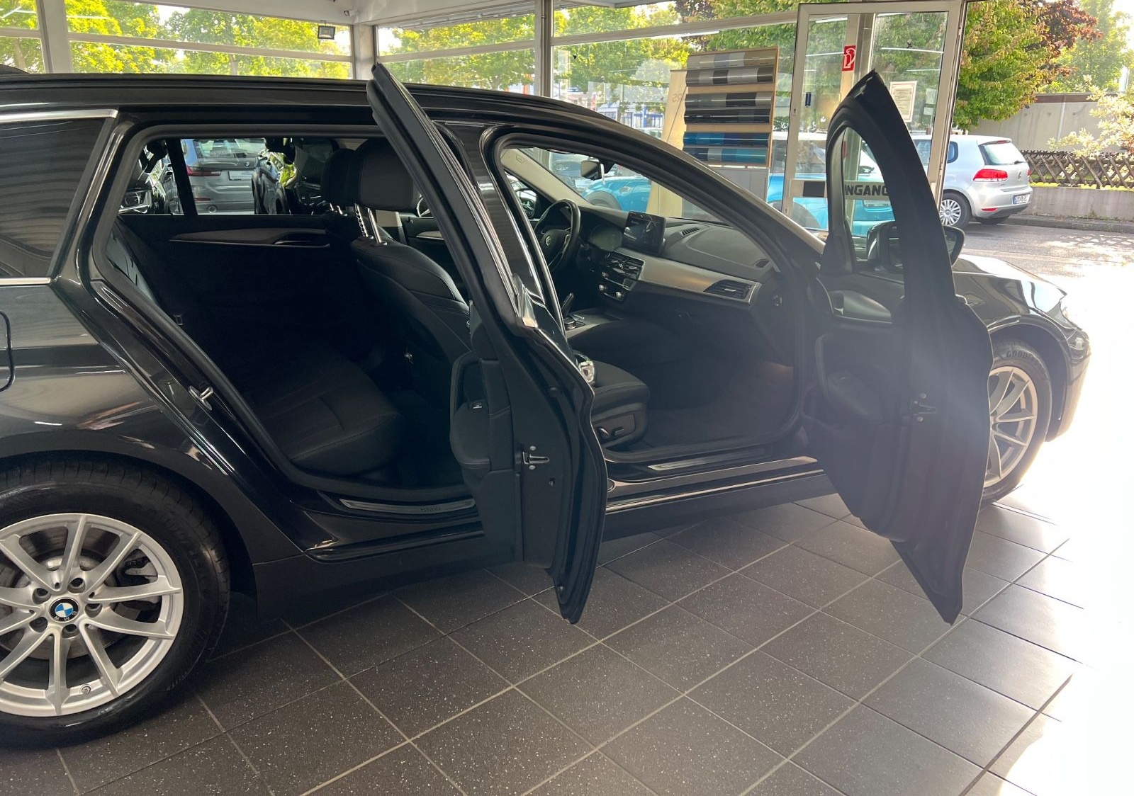 BMW 520d Touring AHK+Driving Assist+HiFi+Parkassist. foto 13
