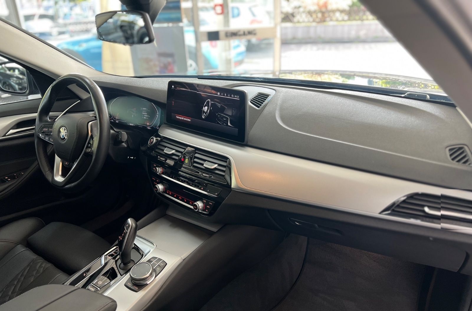 BMW 520d Touring AHK+Driving Assist+HiFi+Parkassist. foto 17