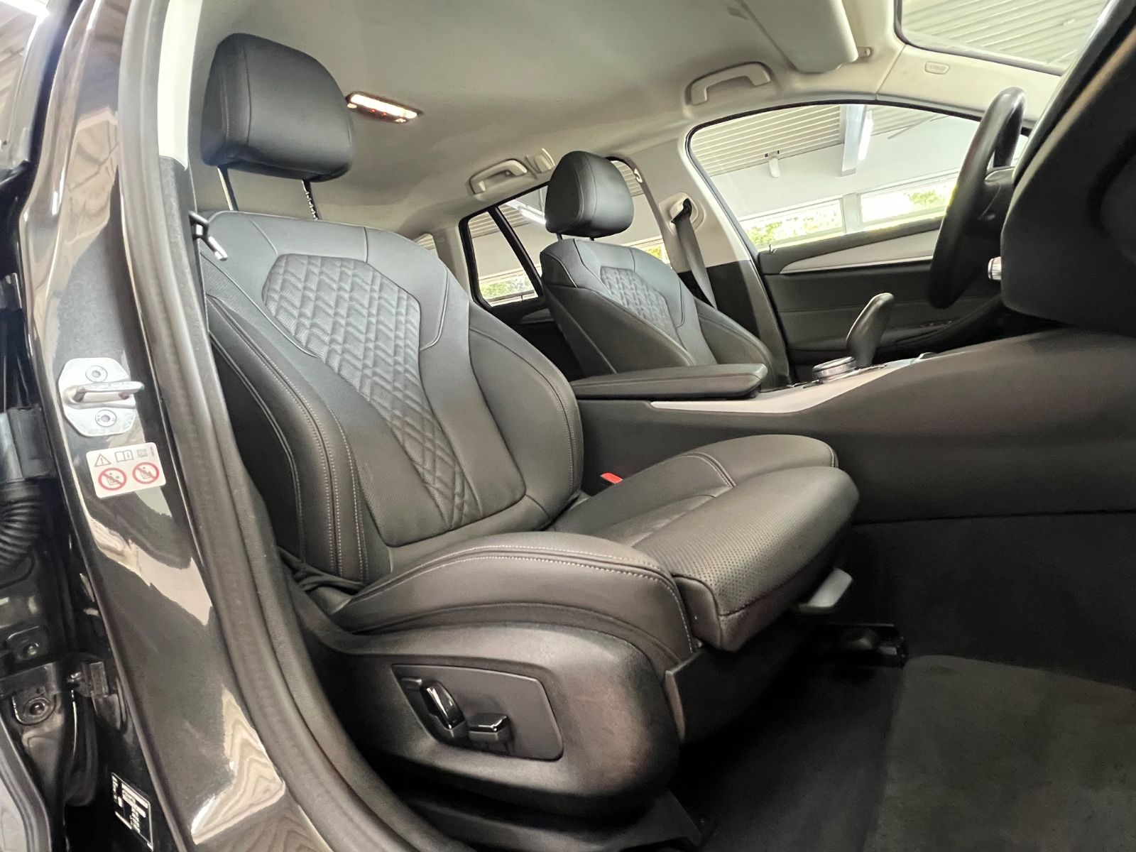 BMW 520d Touring AHK+Driving Assist+HiFi+Parkassist. foto 18