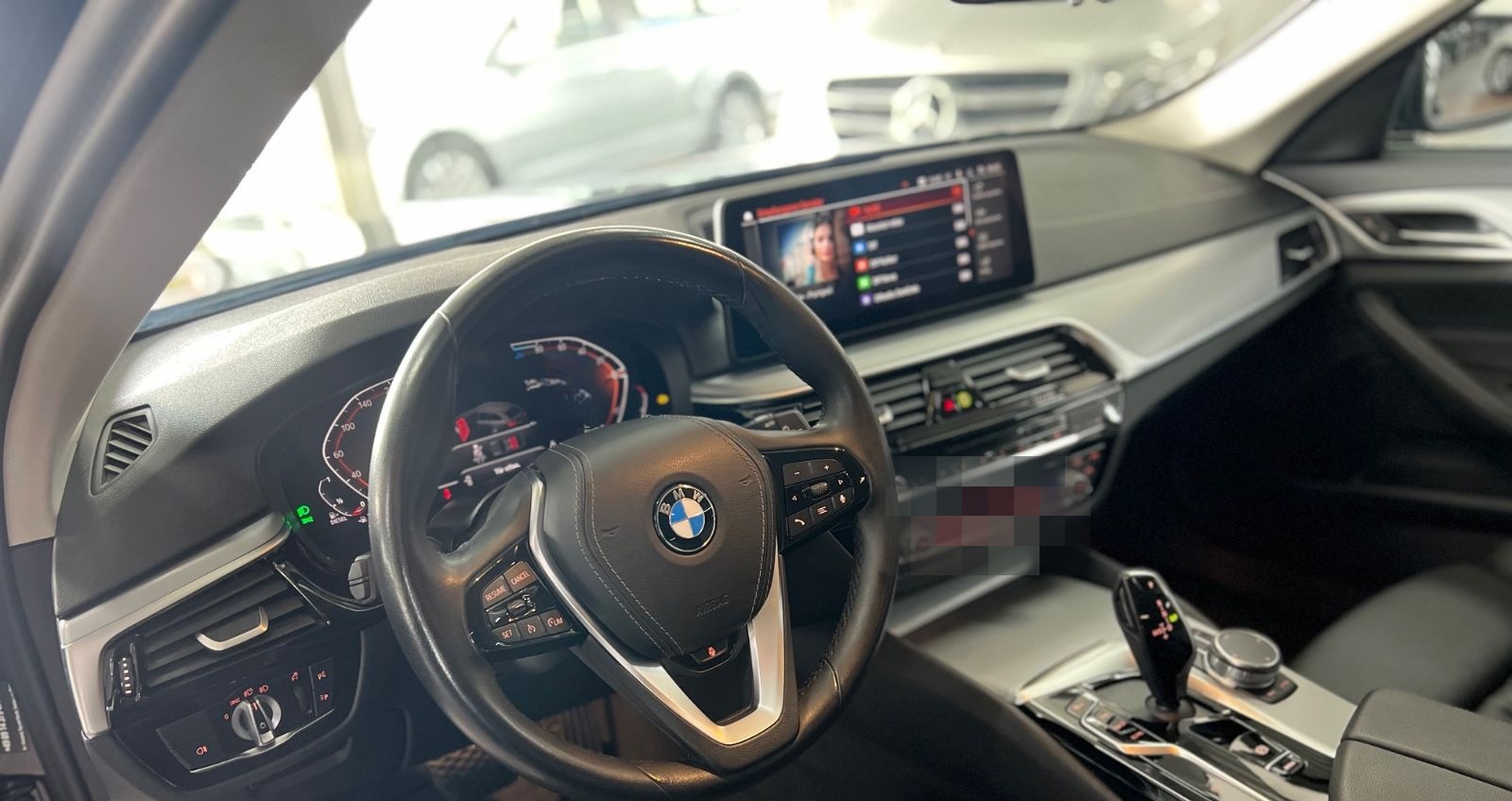 BMW 520d Touring AHK+Driving Assist+HiFi+Parkassist. foto 21