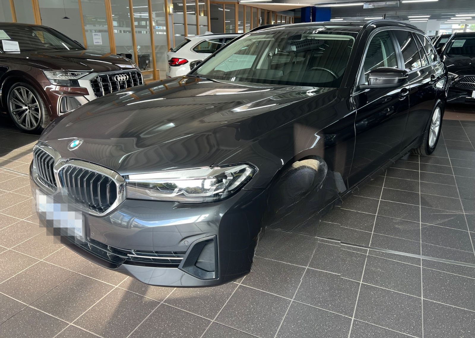 BMW 520d Touring AHK+Driving Assist+HiFi+Parkassist. foto 5