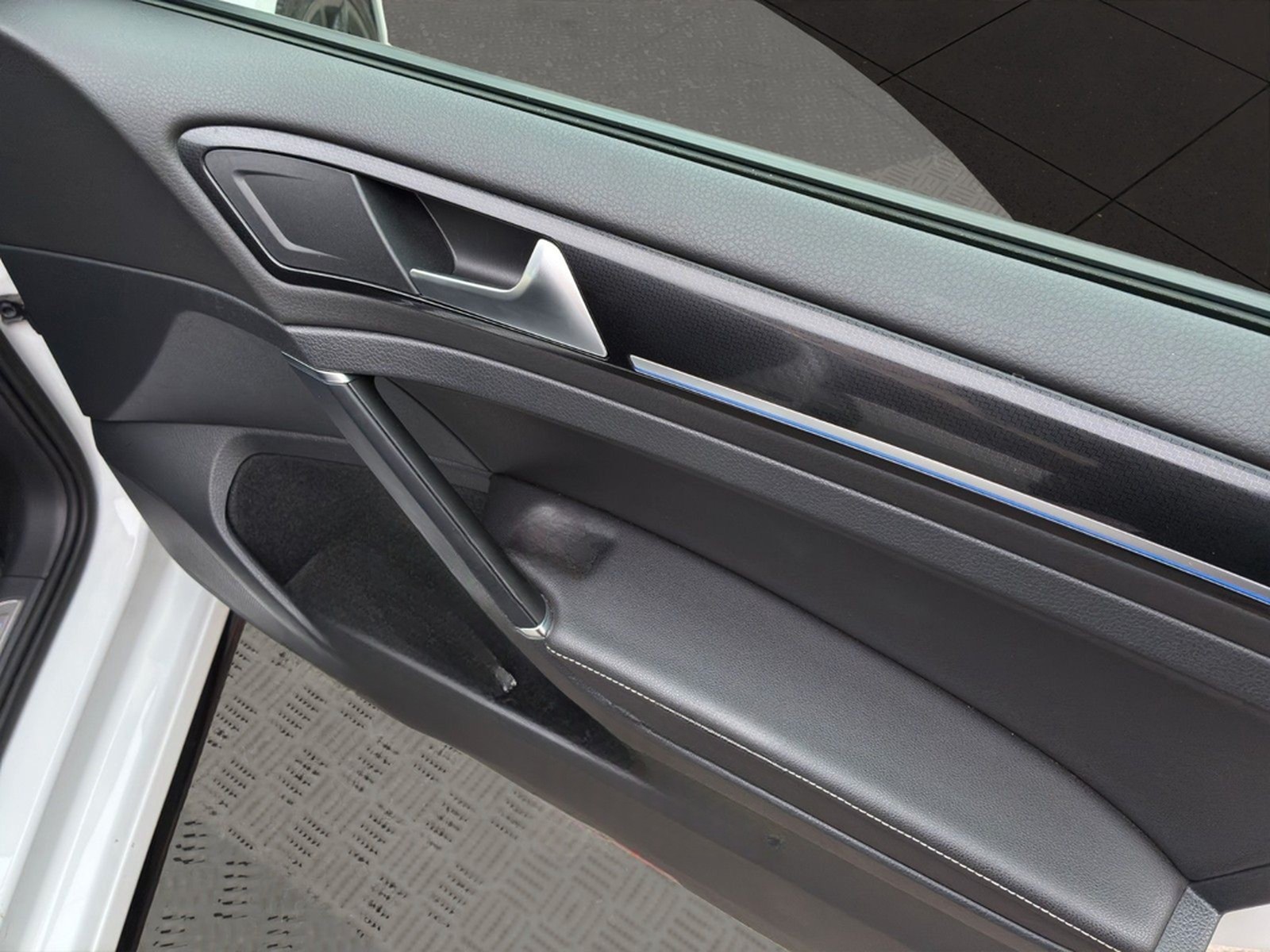 Volkswagen Golf VII Lim. R  4Motion // Akrapovic // foto 17