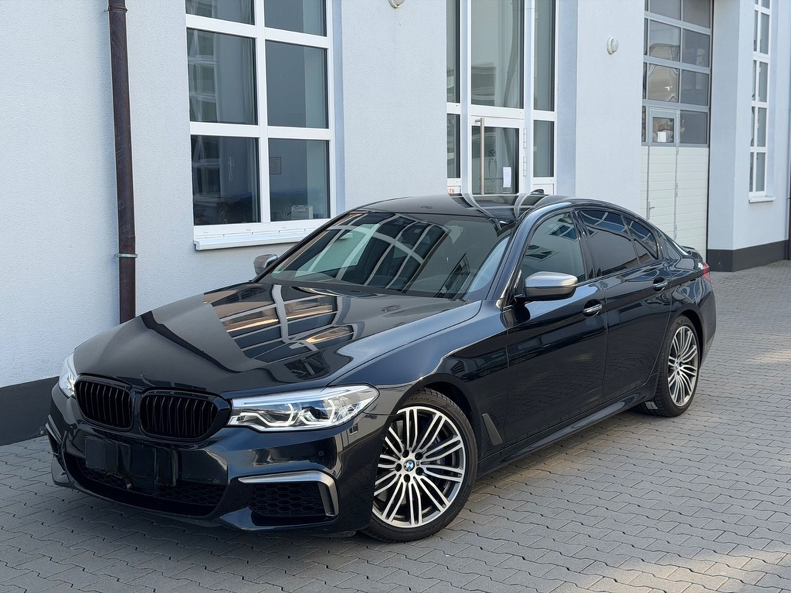 BMW M550 i xDrive M Sport *SOFT-CLOSE*MEMO*SOUND* foto 2